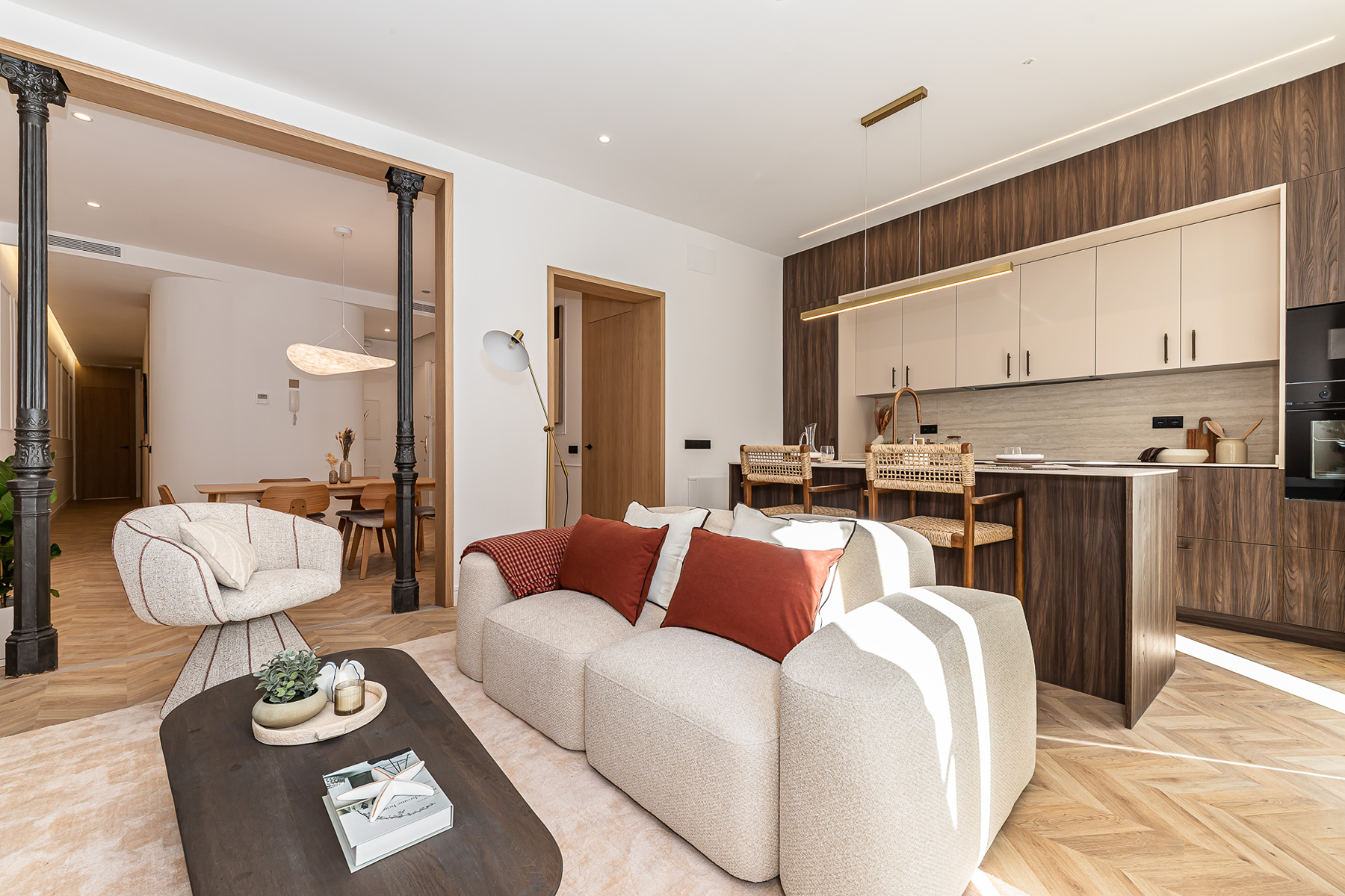  3-bedroom flat with 2 exterior balconies and parking in Justicia, Madrid - 物件實景