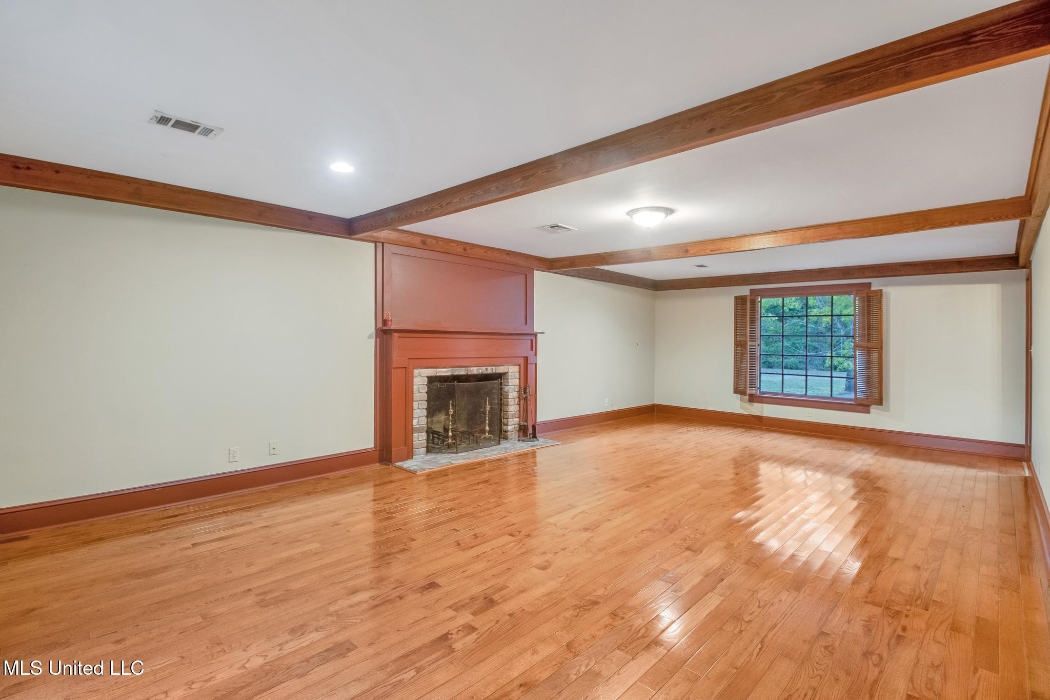 Gulfport, Mississippi, 39507, United States, 4 Bedrooms Bedrooms, ,4 BathroomsBathrooms,Residential,For Sale,1977287