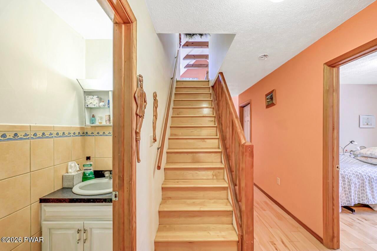 Hawley, Pennsylvania, 18428, United States, 3 Bedrooms Bedrooms, ,3 BathroomsBathrooms,Residential,For Sale,2045204