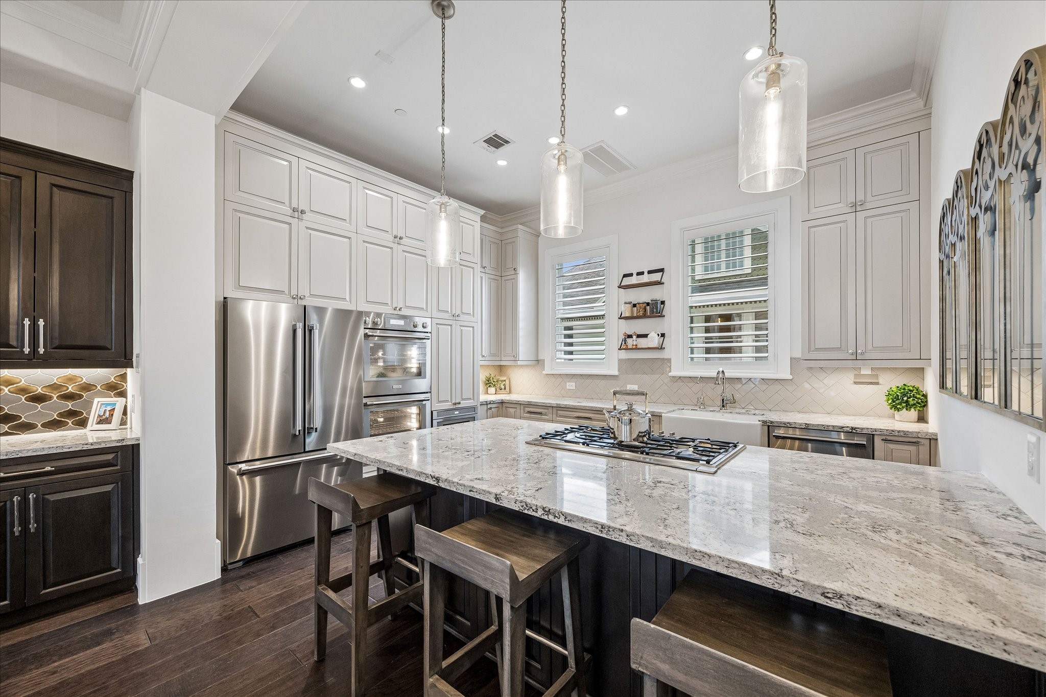  326 W 18th Street - 物件實景