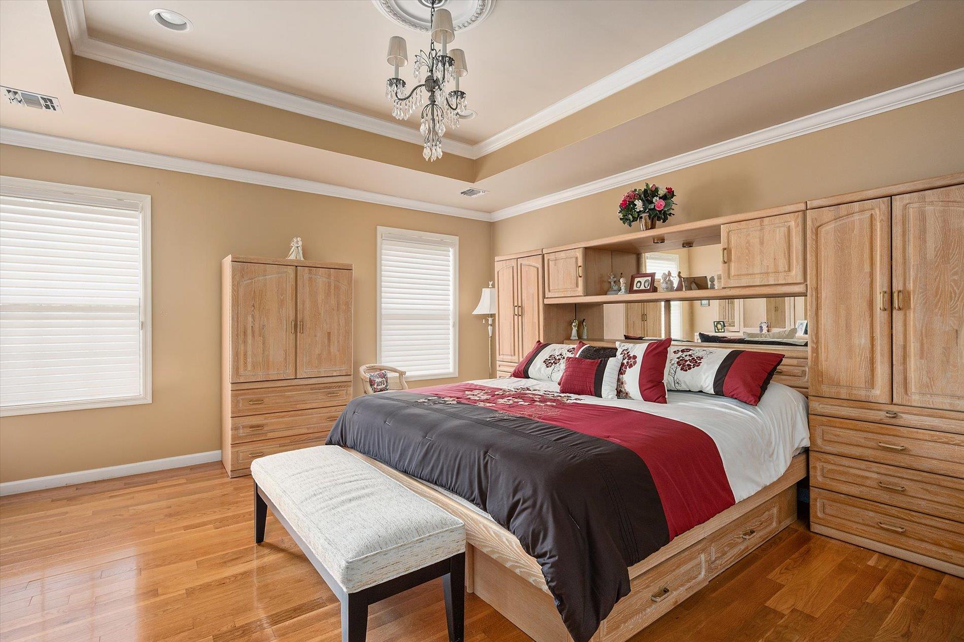 Kings Park, New York, 11754, United States, 3 Bedrooms Bedrooms, ,3 BathroomsBathrooms,Residential,For Sale,1827853