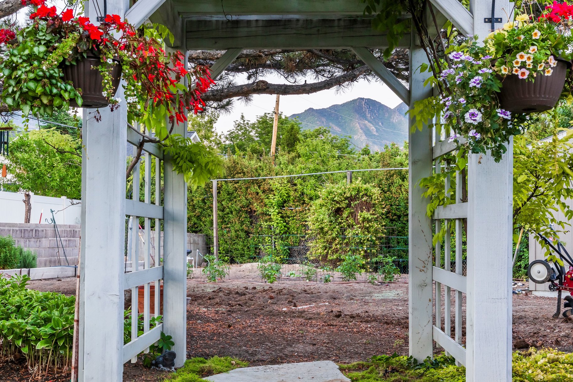  Tastefully Updated Holladay Rambler on .60 acre Manicured Lot - 物件實景