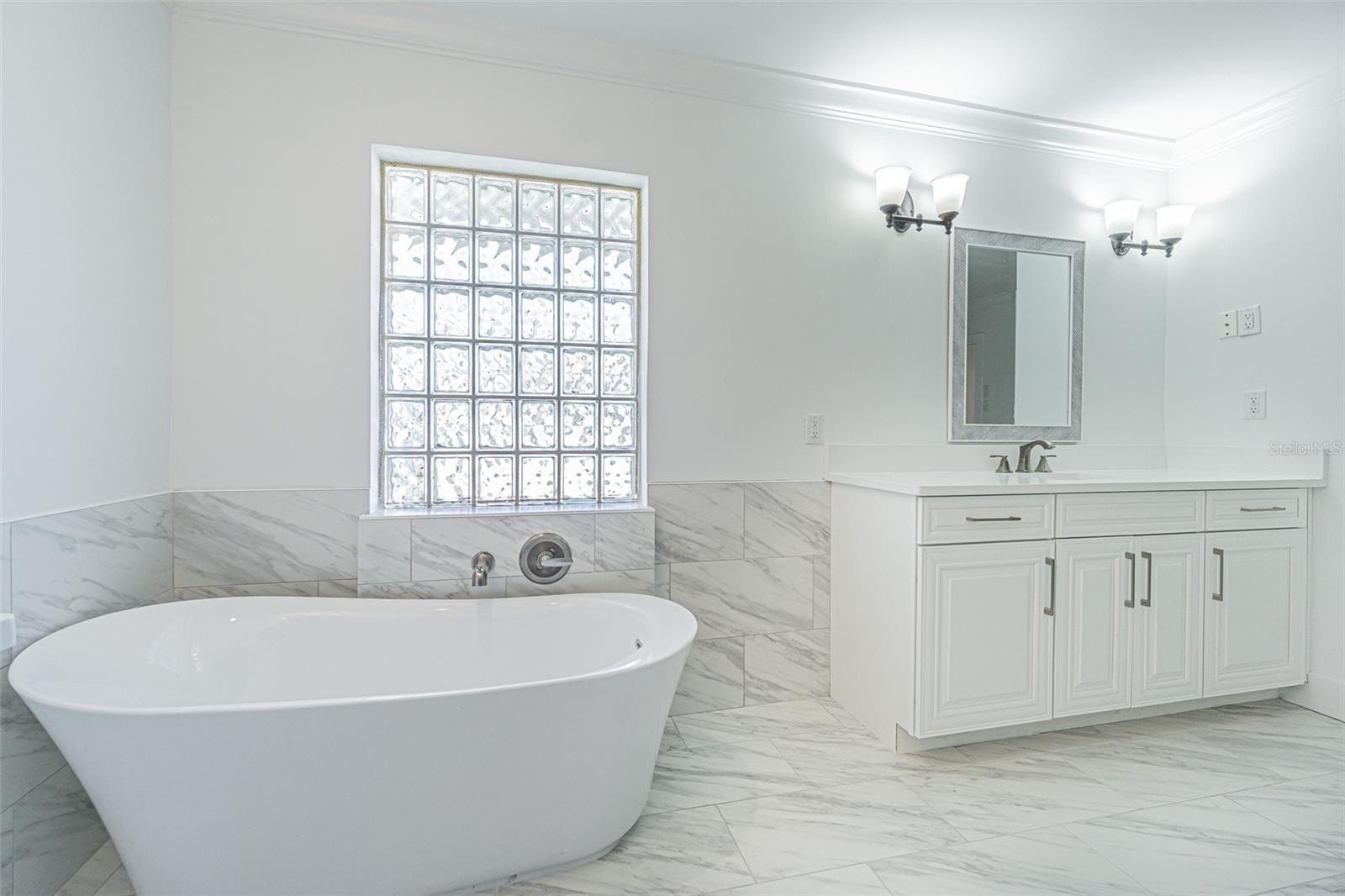 ST PETE BEACH, Florida, 33706, United States, 4 Bedrooms Bedrooms, ,3 BathroomsBathrooms,Residential,For Sale,1983550