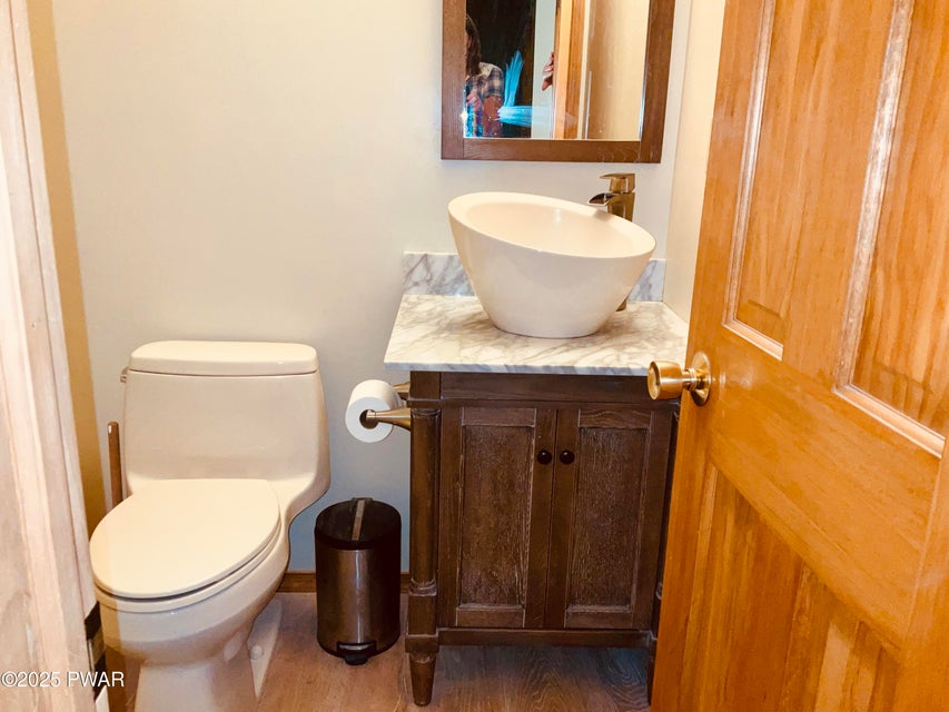 Milford, Pennsylvania, 18337, United States, 3 Bedrooms Bedrooms, ,3 BathroomsBathrooms,Residential,For Sale,1981276