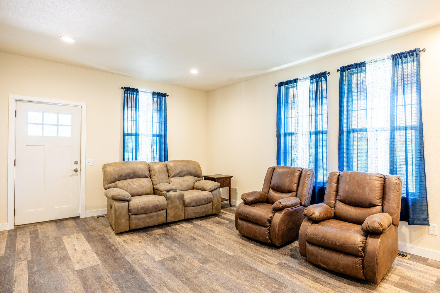 Sheridan, Wyoming, 82801, United States, 3 Bedrooms Bedrooms, ,2 BathroomsBathrooms,Residential,For Sale,1906088