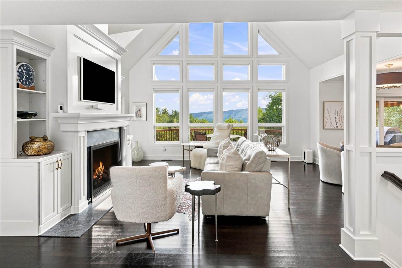 Pleasantview Rd, Harbor Springs, MI 49740