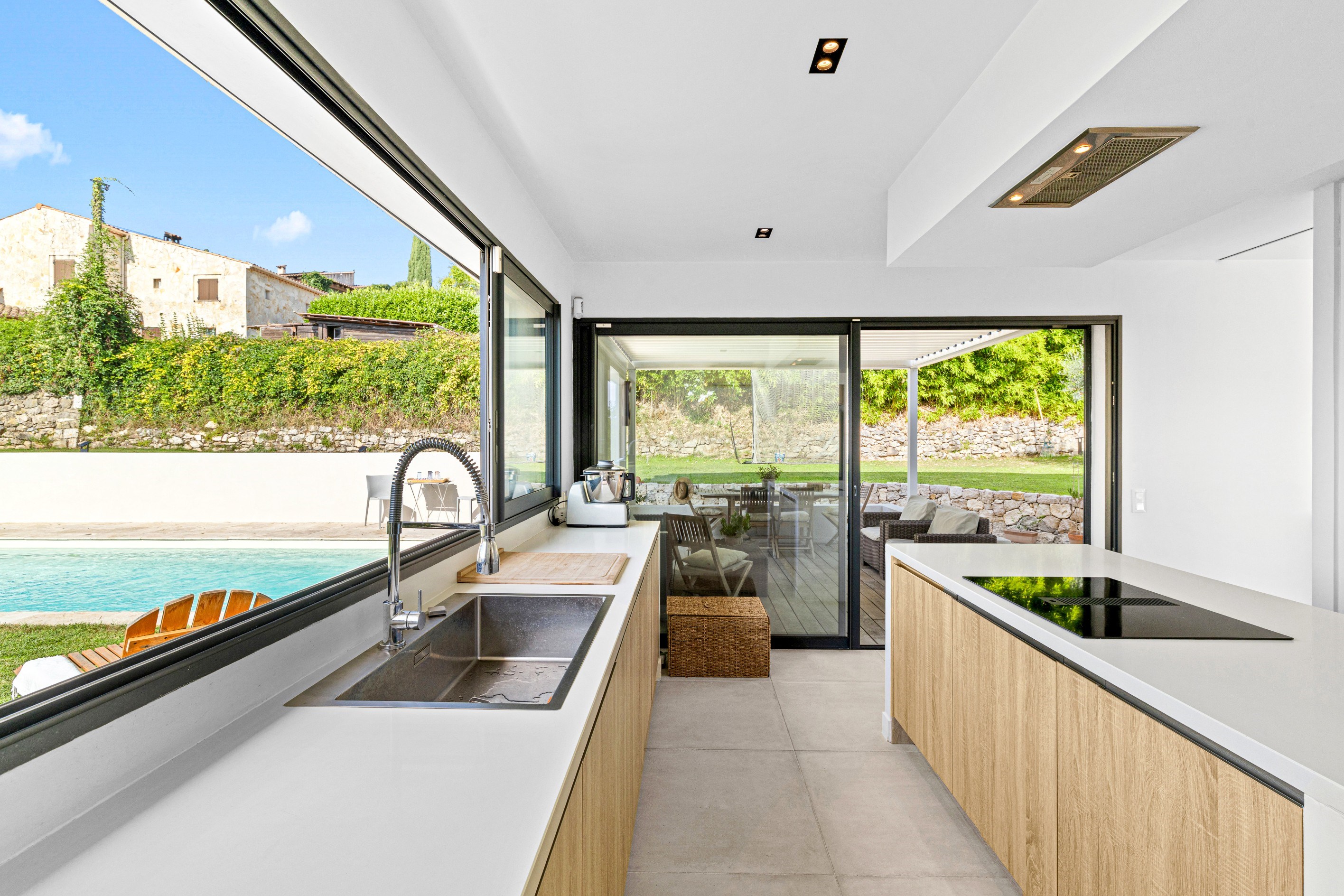  Architect-designed contemporary villa for sale in Vence near Saint-Paul-de-Vence - 物件實景
