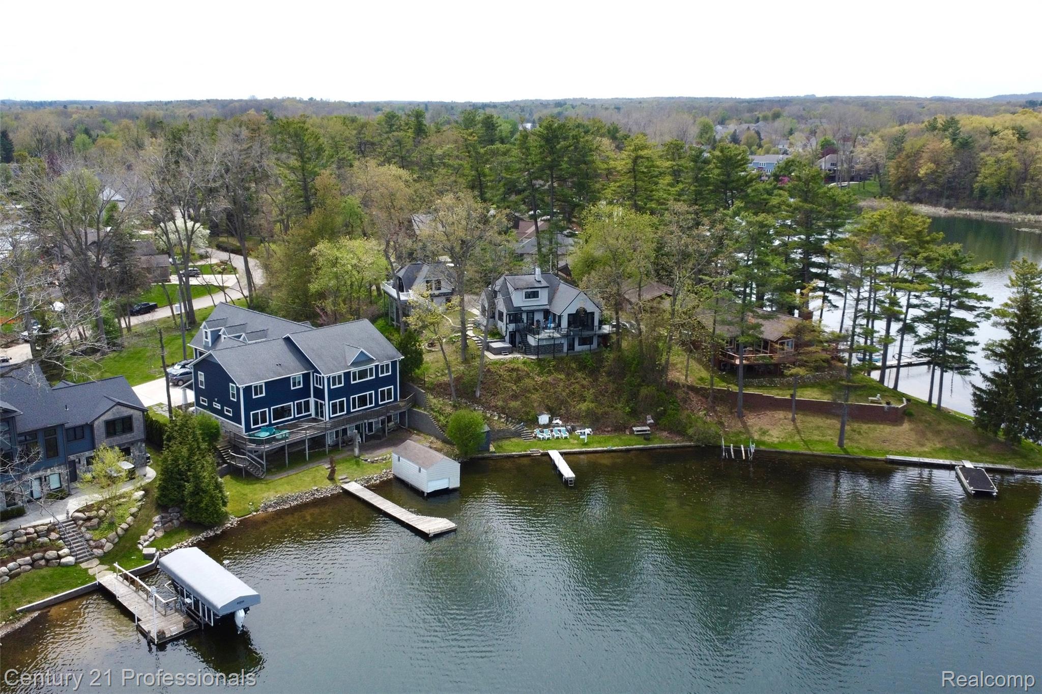 LakeOrion, Michigan, 48362, United States, 2 Bedrooms Bedrooms, ,2 BathroomsBathrooms,Residential,For Sale,2005398
