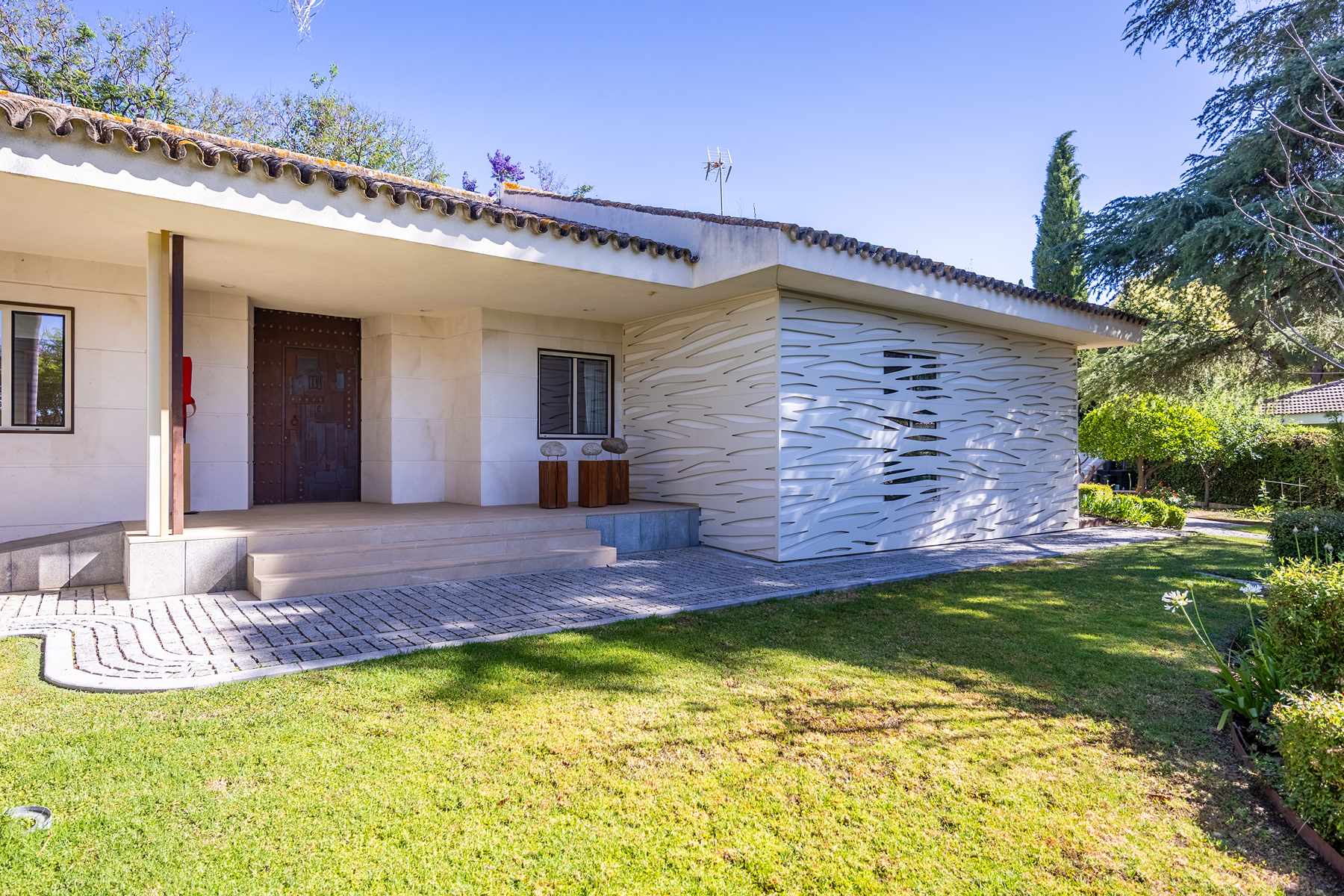  Designer detached house with pool in private development - 物件實景