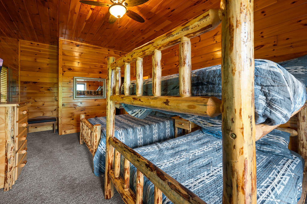 Gatlinburg, Tennessee, 37738, United States, 5 Bedrooms Bedrooms, ,6 BathroomsBathrooms,Residential,For Sale,1981295