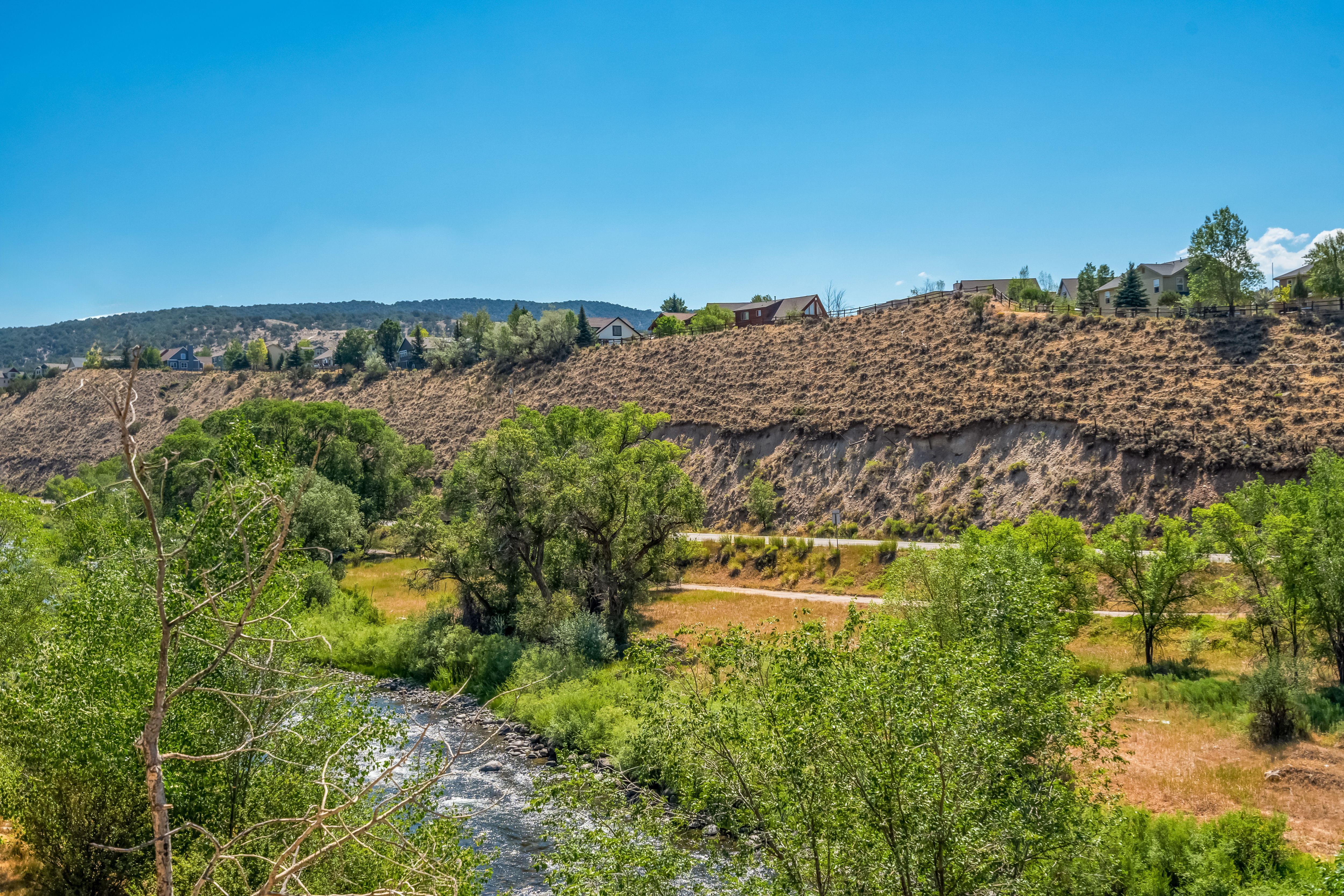  Riverfront Living on the Banks of the Eagle River - 物件實景