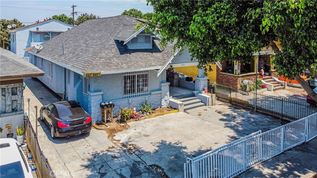 225 W 47th Place, Los Angeles, California, 90037, United States, 7 Bedrooms Bedrooms, ,4 BathroomsBathrooms,Residential,For Sale,225 W 47th Place,1578098