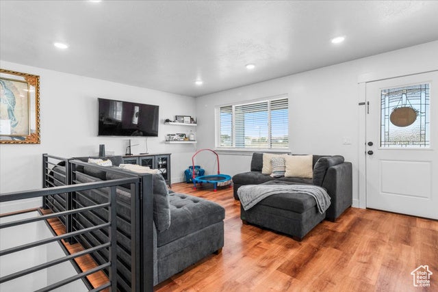 Centerfield, Utah, 84622, United States, 4 Bedrooms Bedrooms, ,3 BathroomsBathrooms,Residential,For Sale,1980838