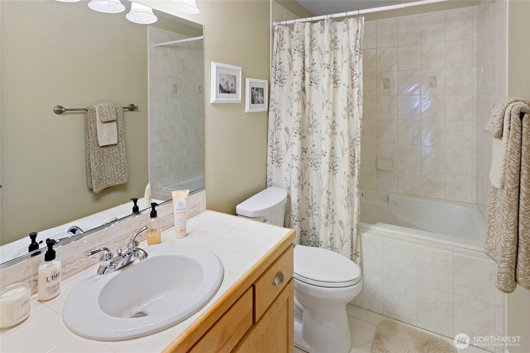 Bremerton, Washington, 98311, United States, 3 Bedrooms Bedrooms, ,1 BathroomBathrooms,Residential,For Sale,1848979