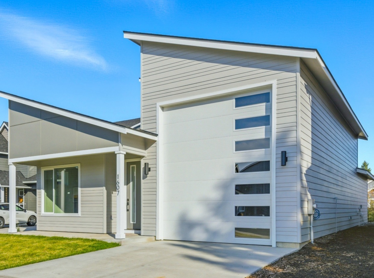 Sandpoint, Idaho, 83864, United States, 3 Bedrooms Bedrooms, ,3 BathroomsBathrooms,Residential,For Sale,1992374