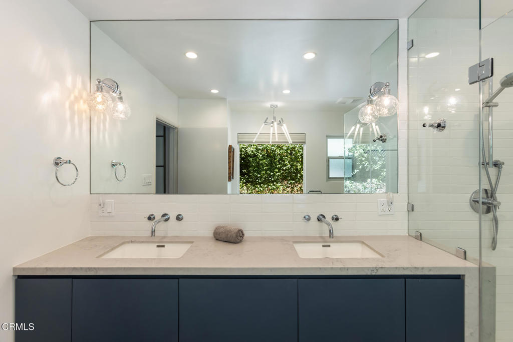 La Canada Flintridge, California, 91011, United States, 3 Bedrooms Bedrooms, ,3 BathroomsBathrooms,Residential,For Sale,1941612