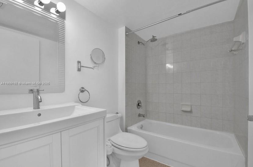 Miami Beach, Florida, 33139, United States, 2 Bedrooms Bedrooms, ,2 BathroomsBathrooms,Residential,For Sale,1988276