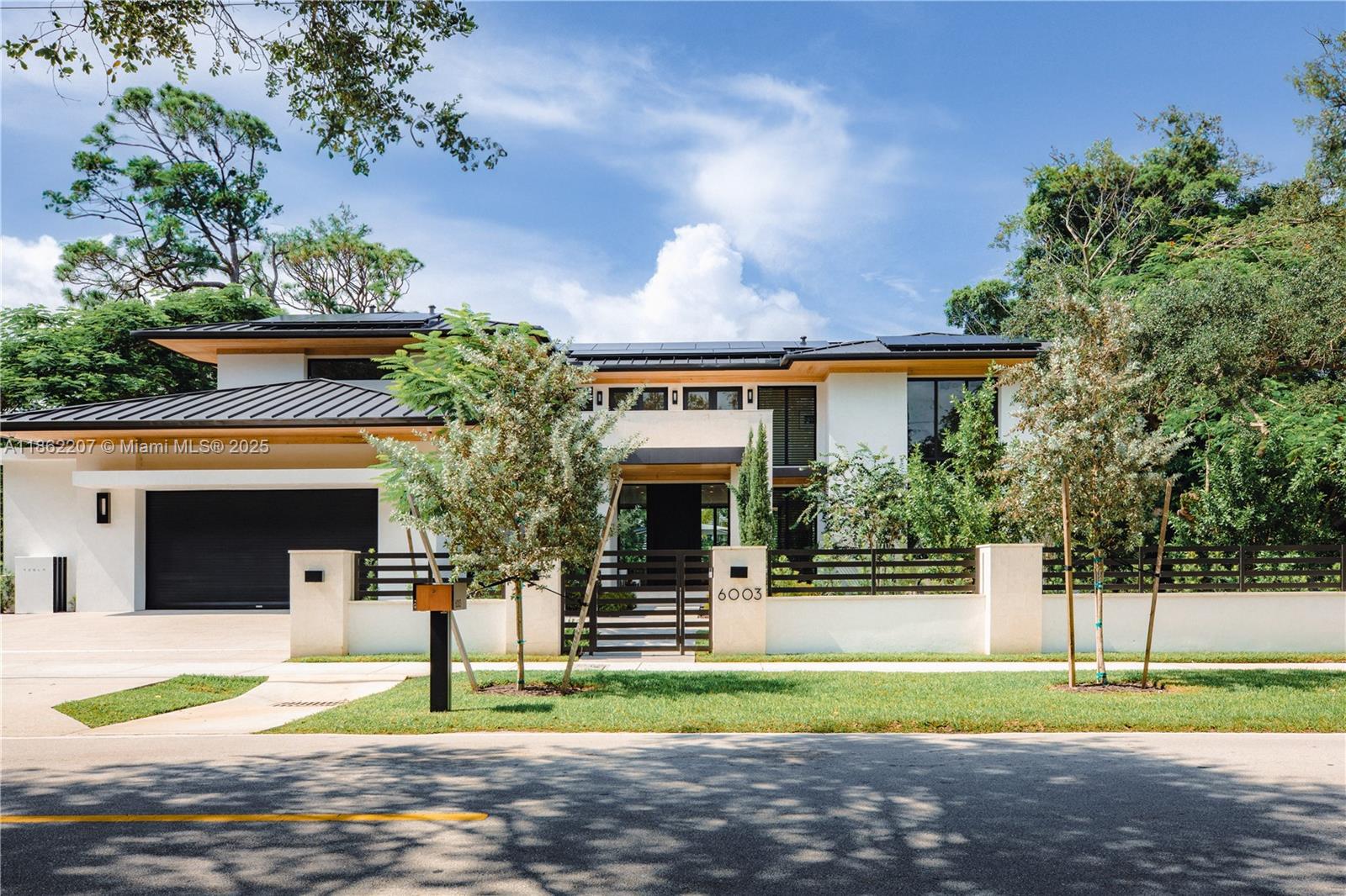 South Miami, Florida, 33143, United States, 6 Bedrooms Bedrooms, ,7 BathroomsBathrooms,Residential,For Sale,1925819