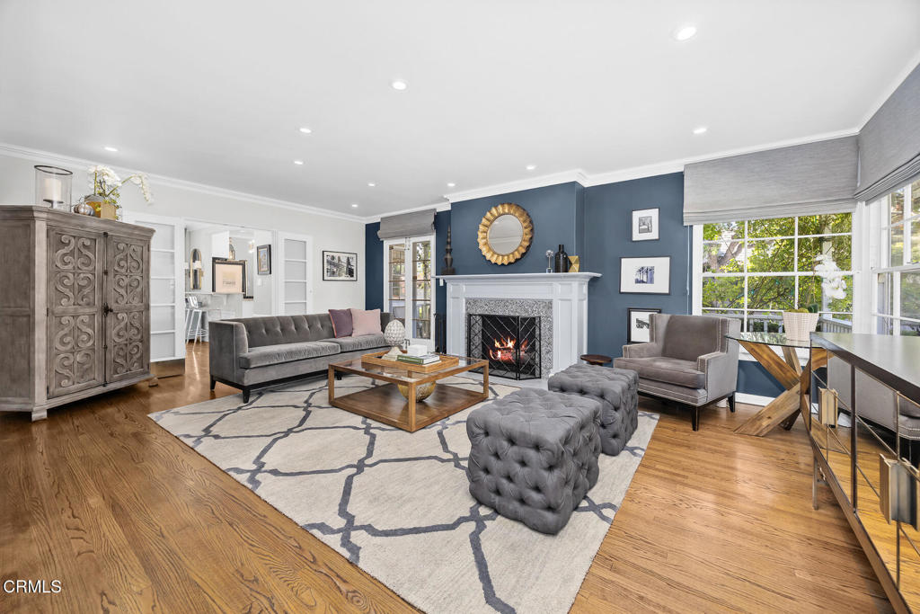 Pasadena, California, 91107, United States, 2 Bedrooms Bedrooms, ,1 BathroomBathrooms,Residential,For Sale,1988268