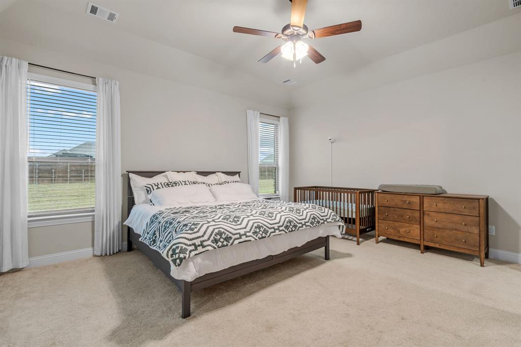 Waxahachie, Texas, 75165, United States, 4 Bedrooms Bedrooms, ,3 BathroomsBathrooms,Residential,For Sale,1981822