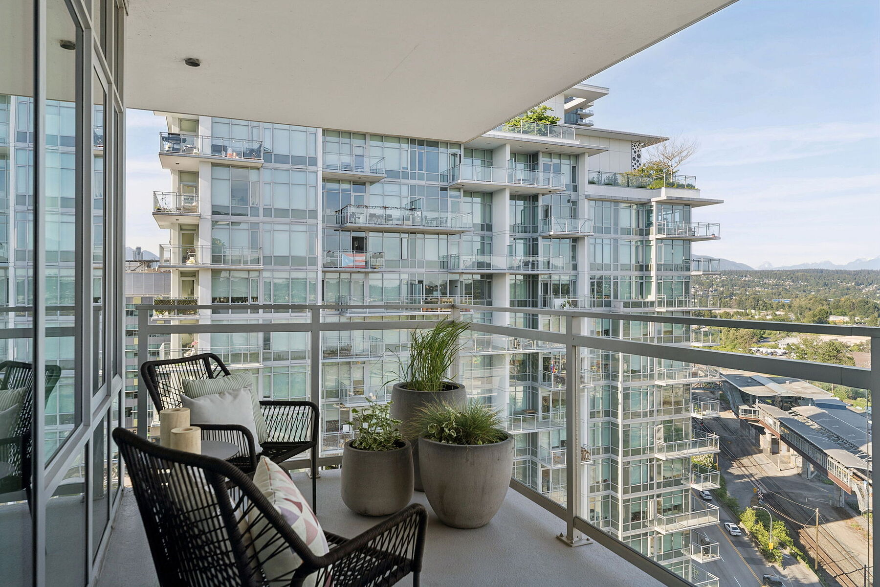  Rooftop Penthouse in New West - 物件實景