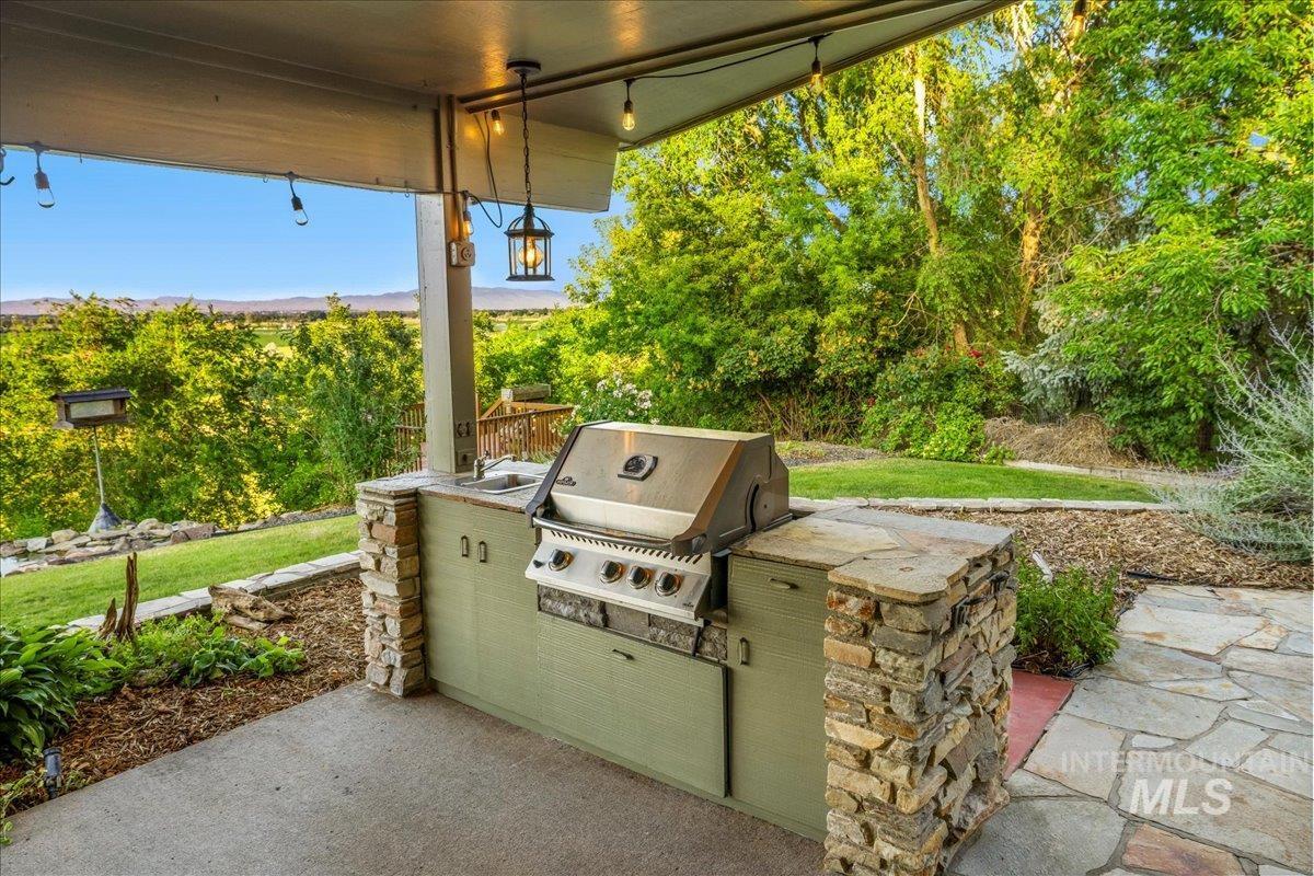 Caldwell, Idaho, 83605, United States, 2 Bedrooms Bedrooms, ,3 BathroomsBathrooms,Residential,For Sale,1979980