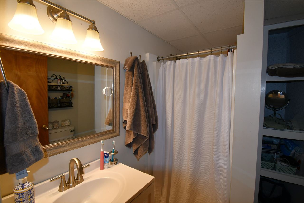 Charlevoix, Michigan, 49720, United States, 5 Bedrooms Bedrooms, ,5 BathroomsBathrooms,Residential,For Sale,1948614