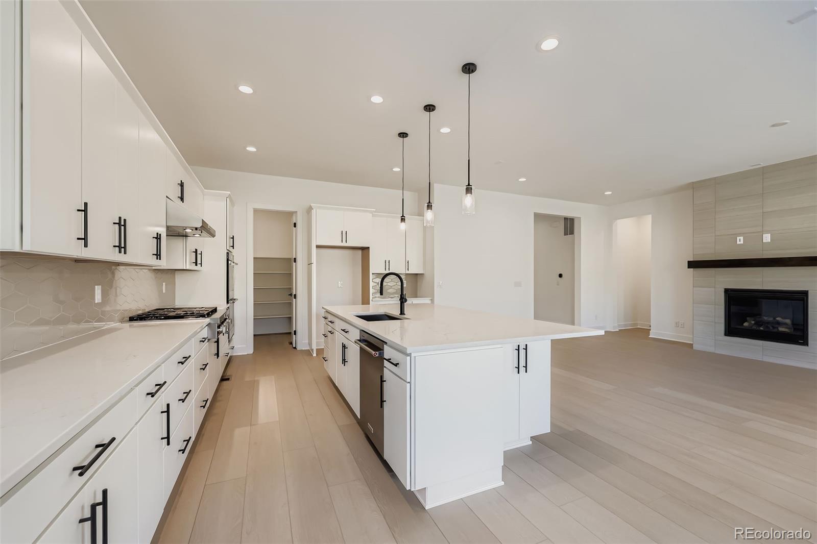 Castle Rock, Colorado, 80104, United States, 2 Bedrooms Bedrooms, ,2 BathroomsBathrooms,Residential,For Sale,1902187