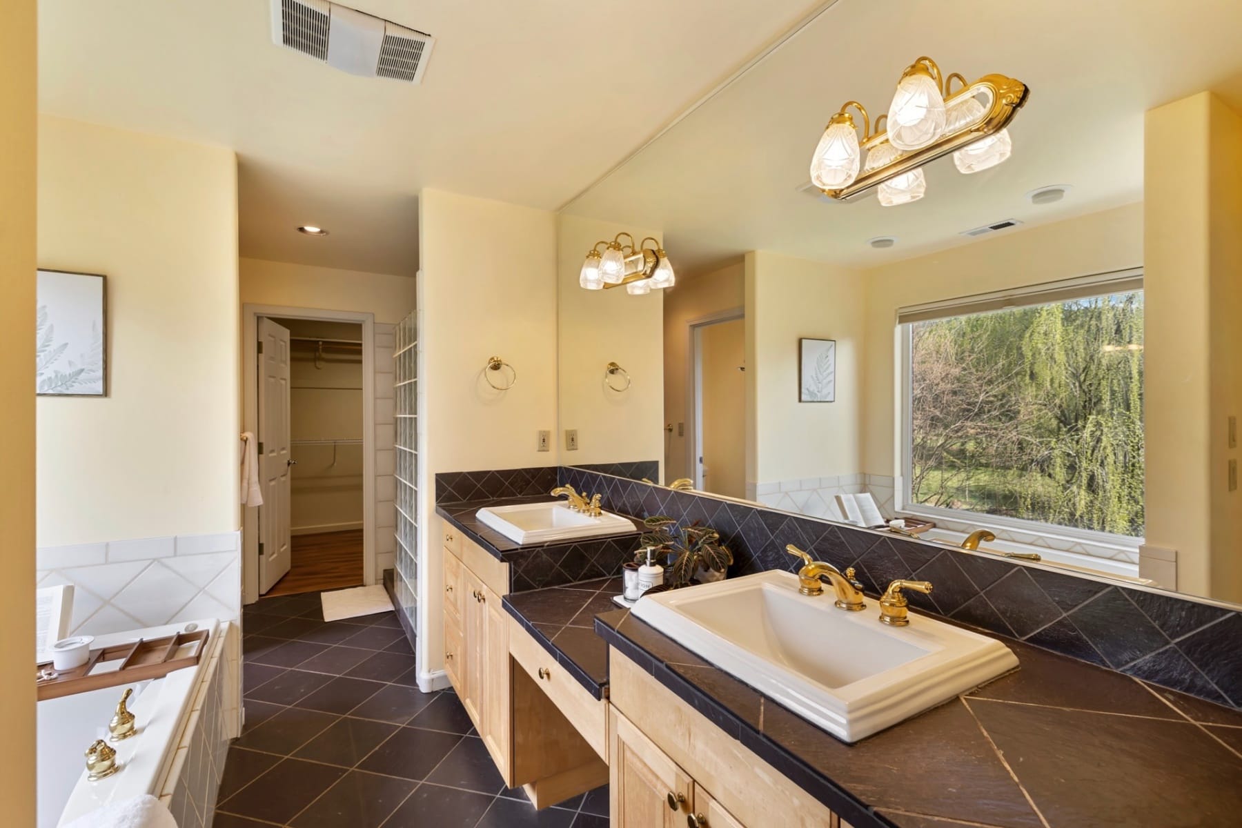  4050 SYLVESTER DR Hood River, OR 97031 - 物件實景