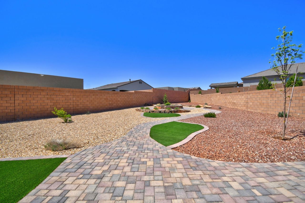 Albuquerque, New Mexico, 87114, United States, 4 Bedrooms Bedrooms, ,3 BathroomsBathrooms,Residential,For Sale,1793165