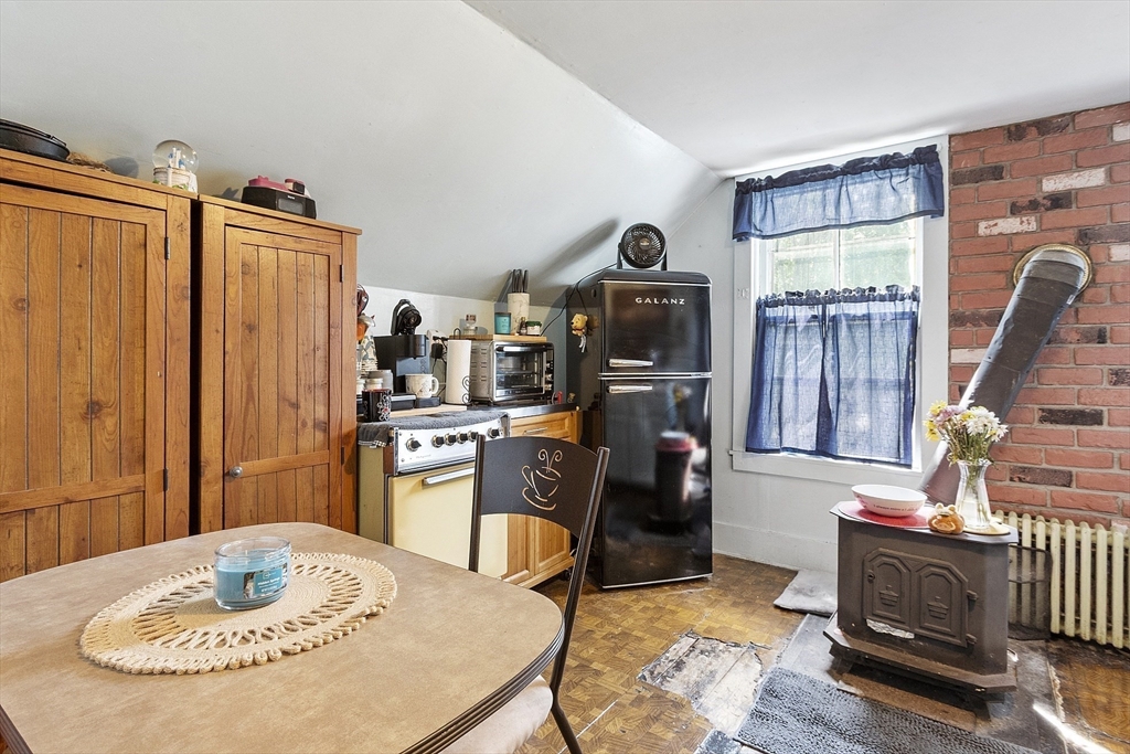 Templeton, Massachusetts, 01468, United States, 3 Bedrooms Bedrooms, ,2 BathroomsBathrooms,Residential,For Sale,1917610