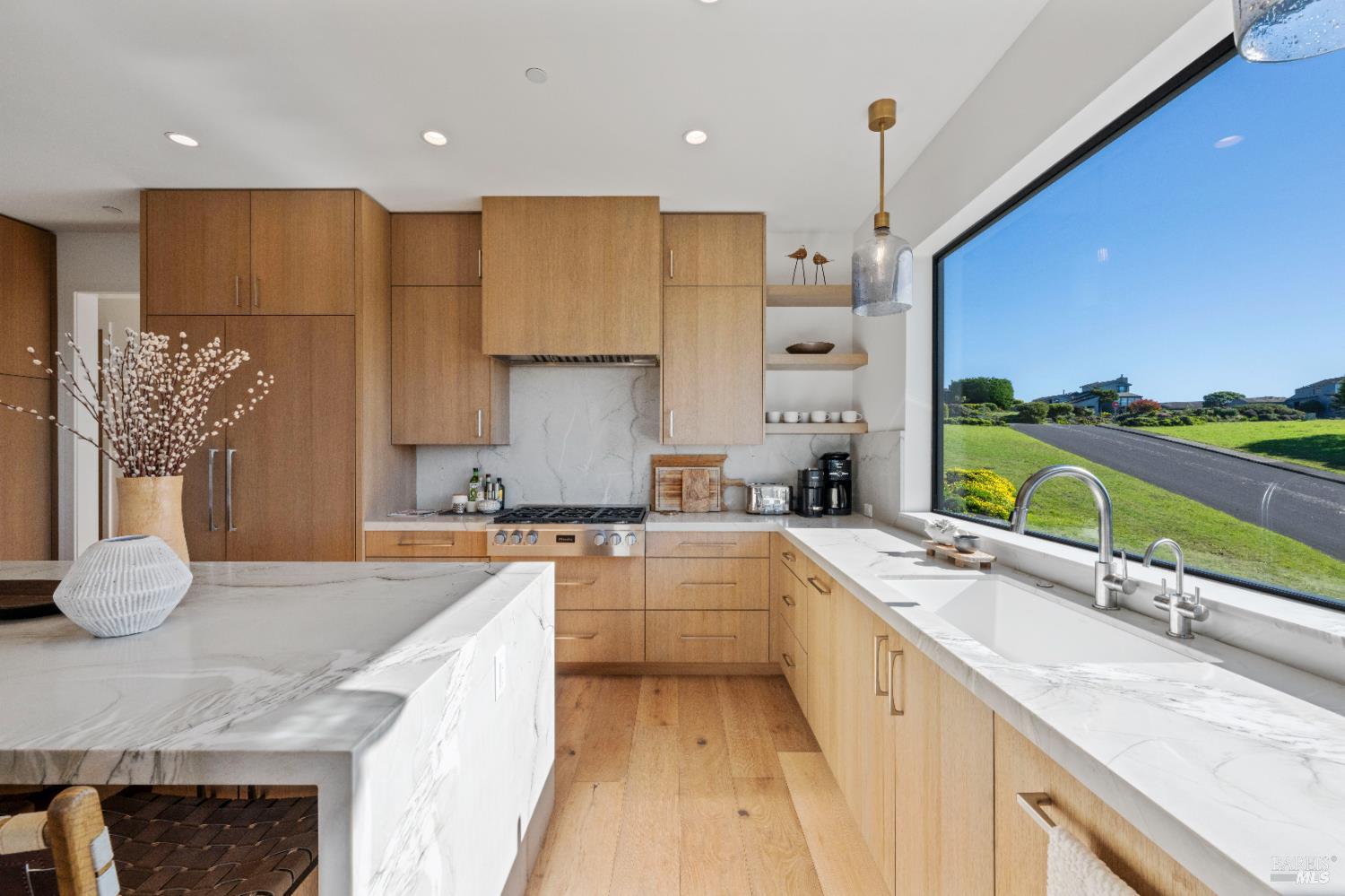 Bodega Bay, California, 94923, United States, 4 Bedrooms Bedrooms, ,5 BathroomsBathrooms,Residential,For Sale,1940250