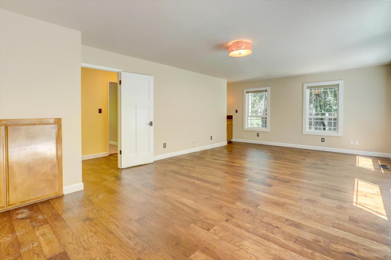 Nevada City, California, 95959, United States, 4 Bedrooms Bedrooms, ,4 BathroomsBathrooms,Residential,For Sale,1921585