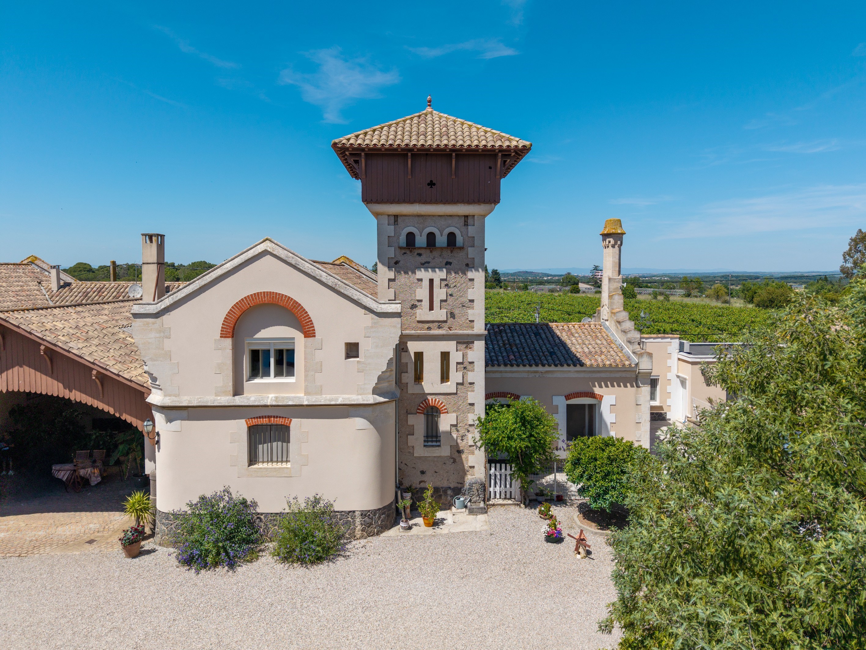  Close to the Mediterranean, a perfect family property for a tourism business... - 物件實景