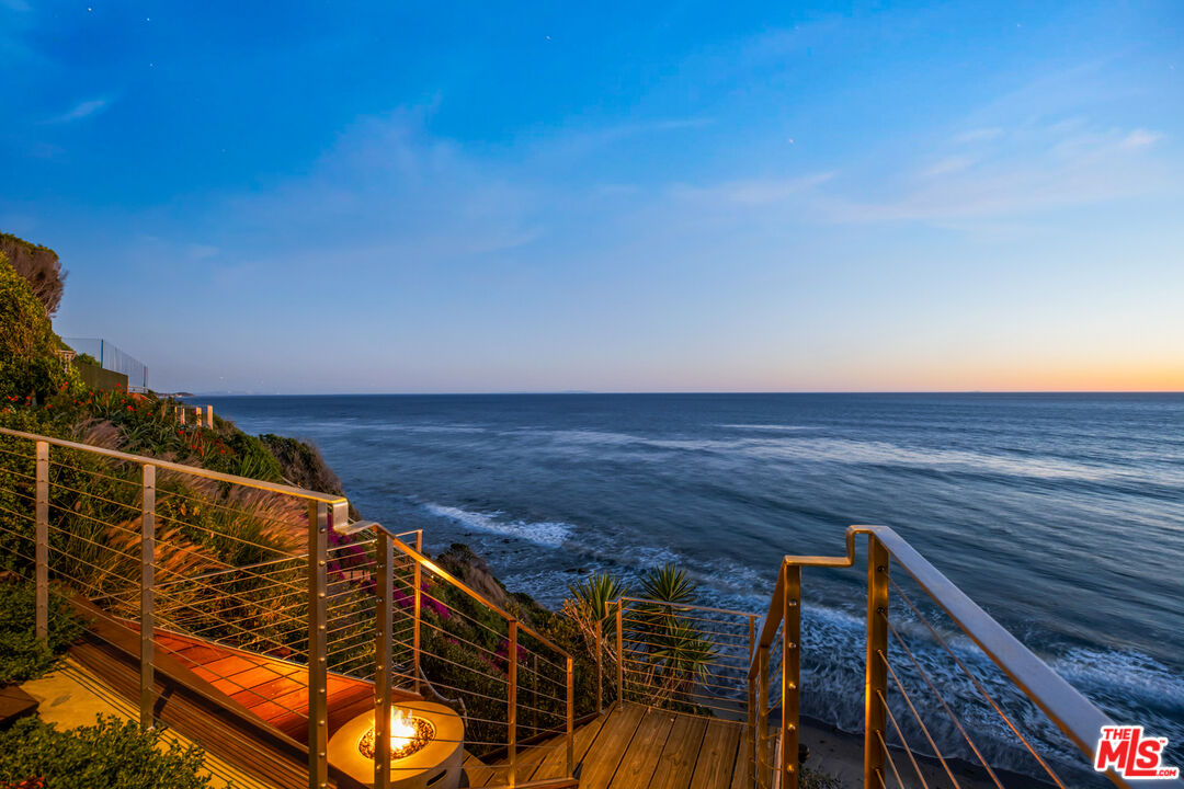 Malibu, California, 90265, United States, 3 Bedrooms Bedrooms, ,4 BathroomsBathrooms,Residential,For Sale,1746173