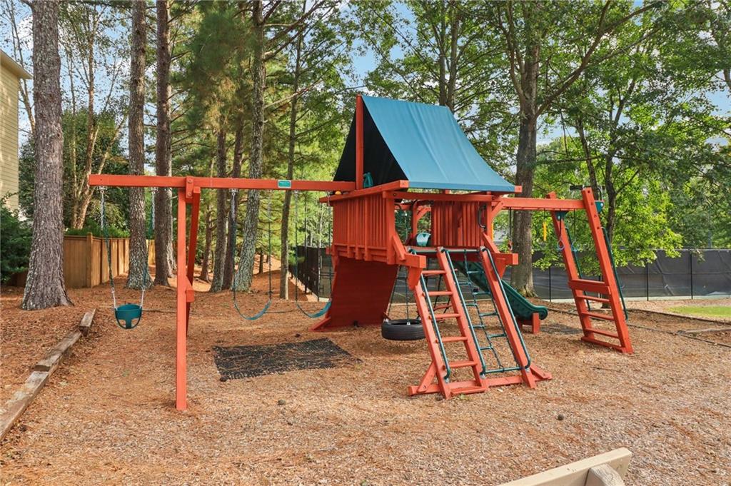 Alpharetta, Georgia, 30009, United States, 5 Bedrooms Bedrooms, ,4 BathroomsBathrooms,Residential,For Sale,1976407