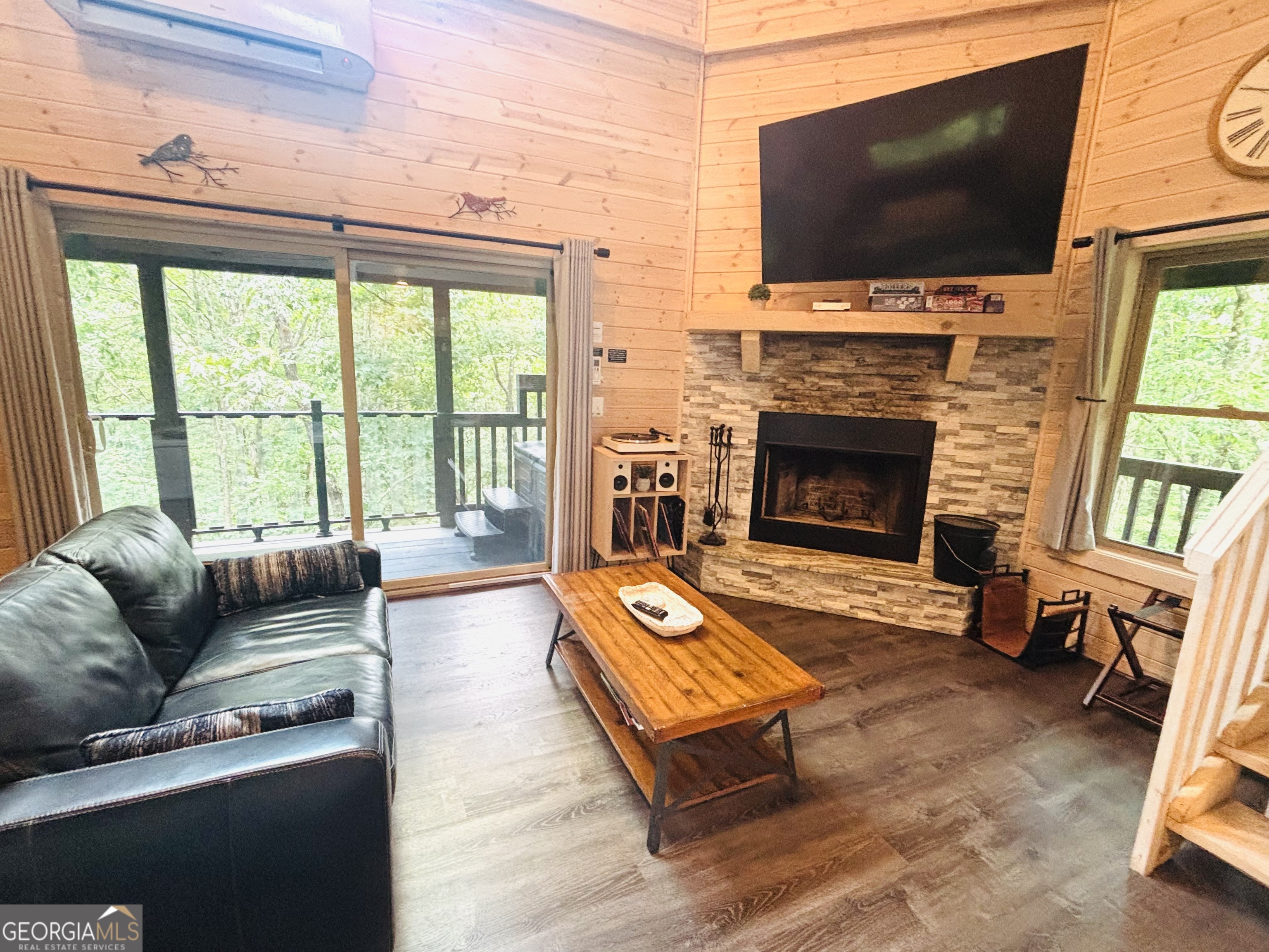 Cleveland, Georgia, 30528, United States, 1 Bedroom Bedrooms, ,1 BathroomBathrooms,Residential,For Sale,1864769