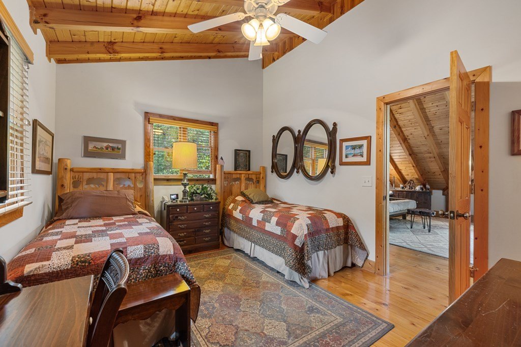 Blairsville, Georgia, 30512, United States, 3 Bedrooms Bedrooms, ,4 BathroomsBathrooms,Residential,For Sale,1895292