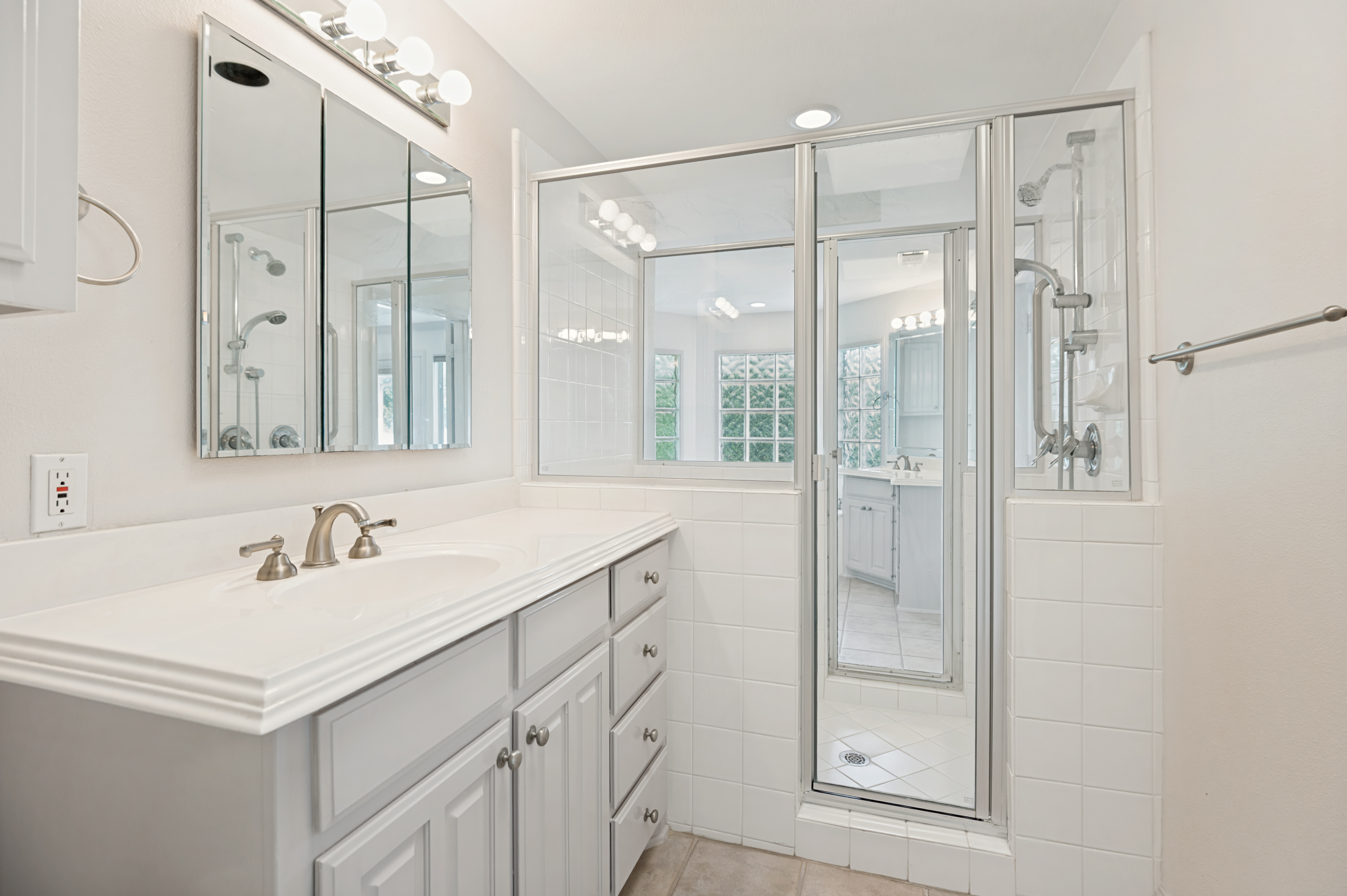  Excellent Opportunity on Edith Court in Midway Hollow - 物件實景