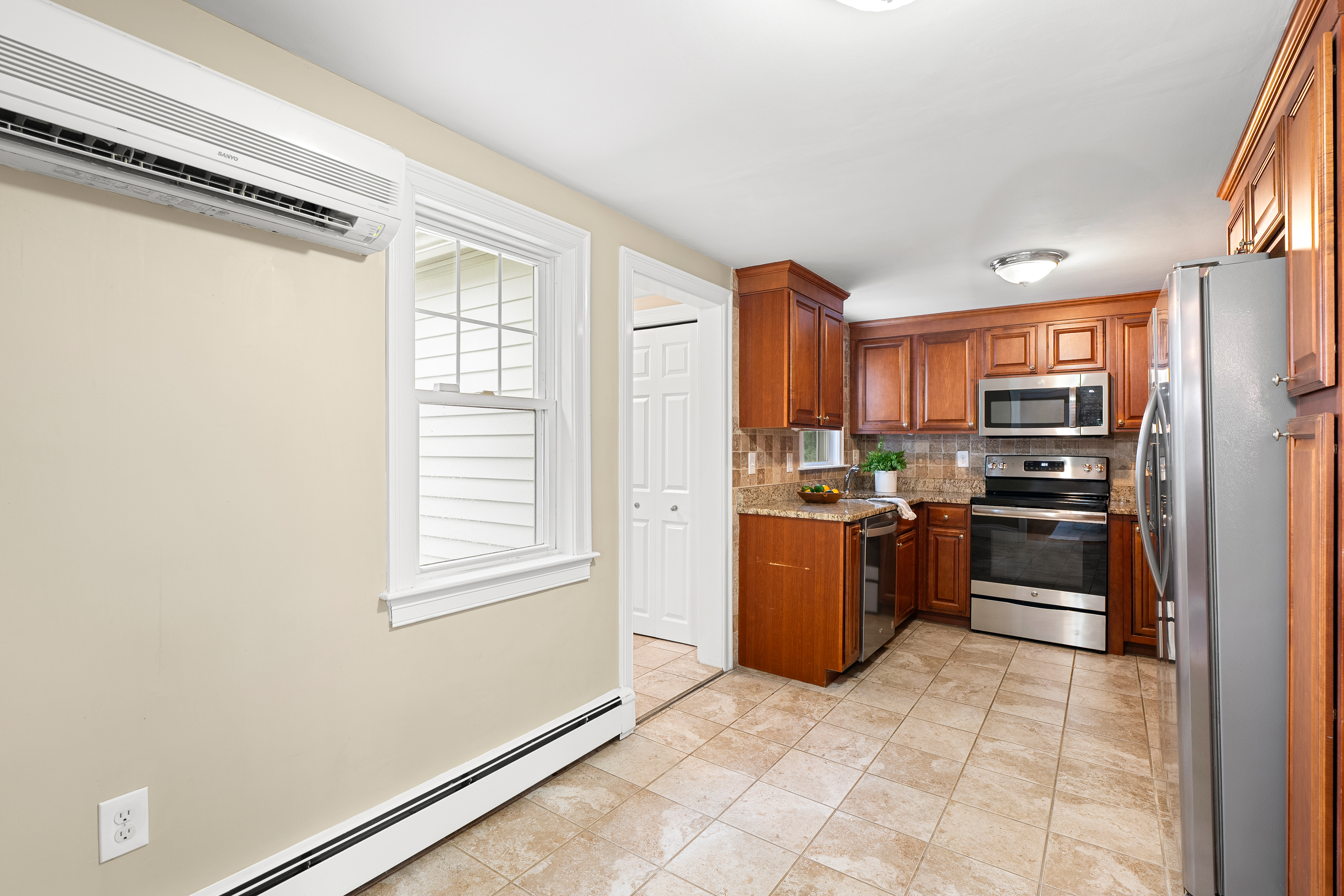  19 Cunningham Circle, Waltham, MA, 02453 - 物件實景