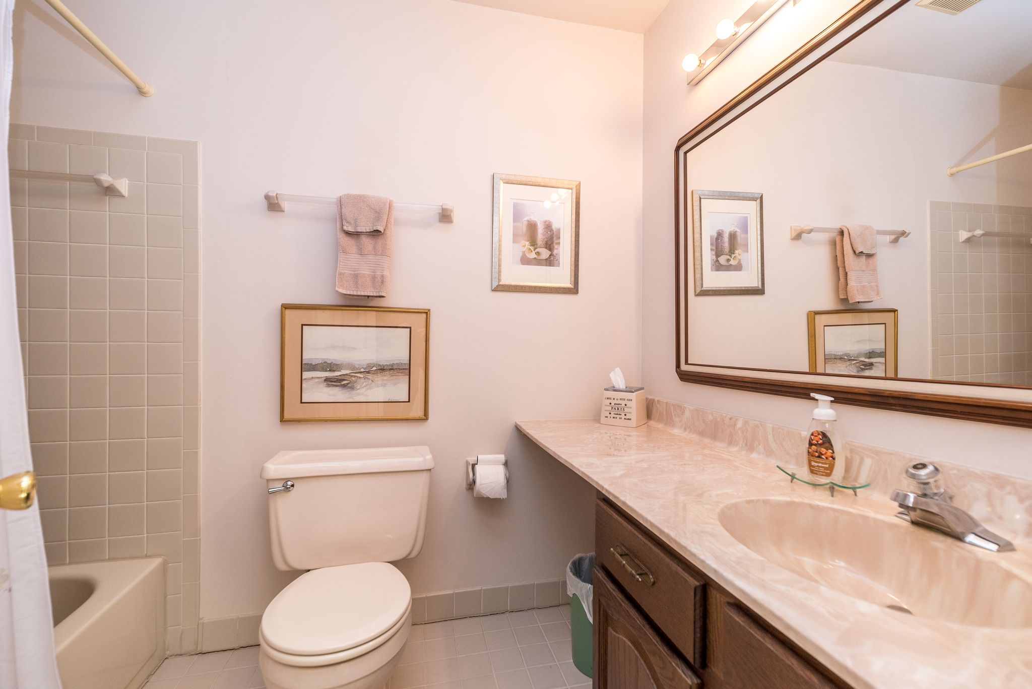 Chesterbrook, Pennsylvania, 19087, United States, 2 Bedrooms Bedrooms, ,3 BathroomsBathrooms,Residential,For Sale,1978885