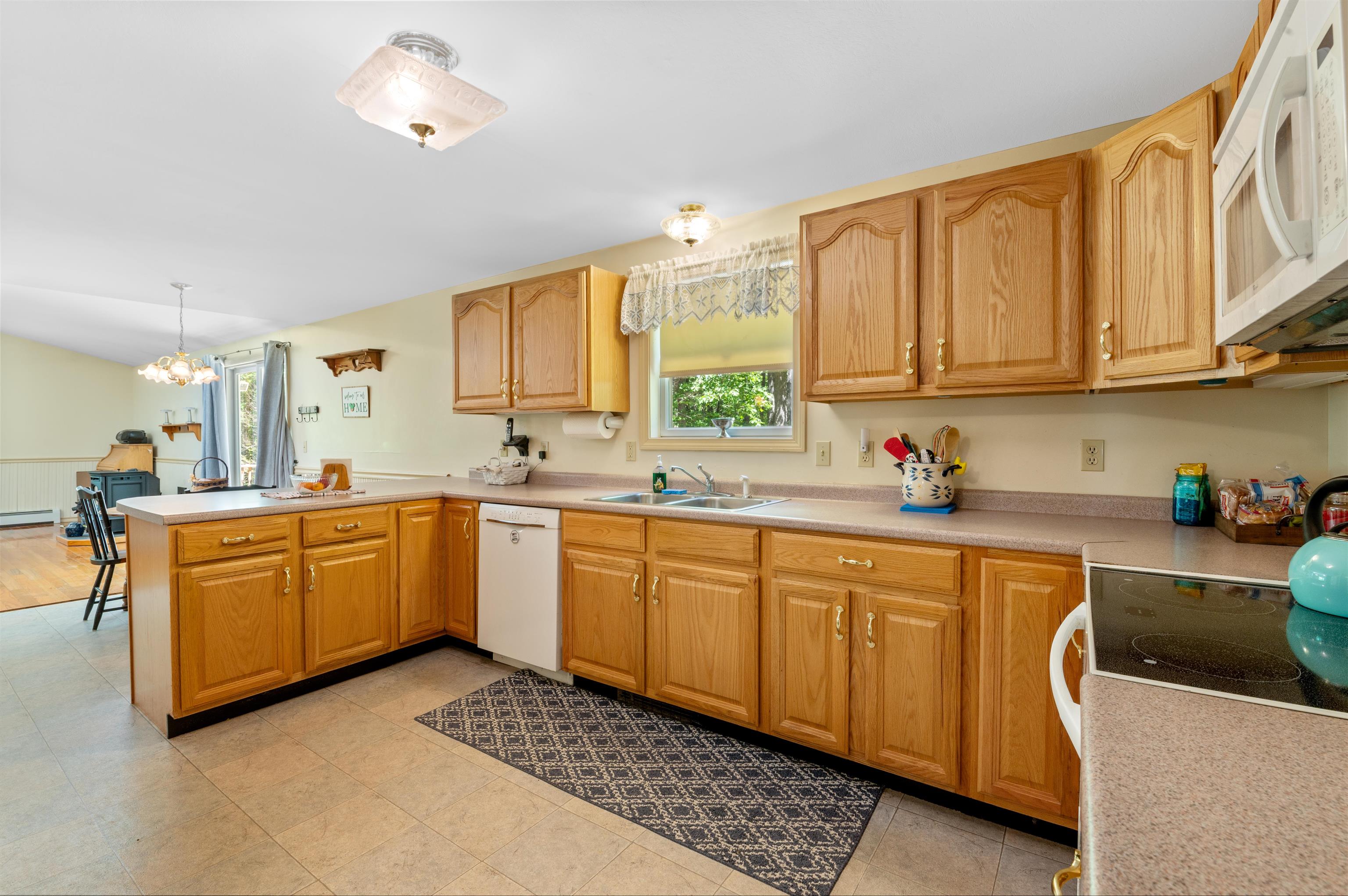 Conway, New Hampshire, 03813-0784, United States, 4 Bedrooms Bedrooms, ,3 BathroomsBathrooms,Residential,For Sale,1849038