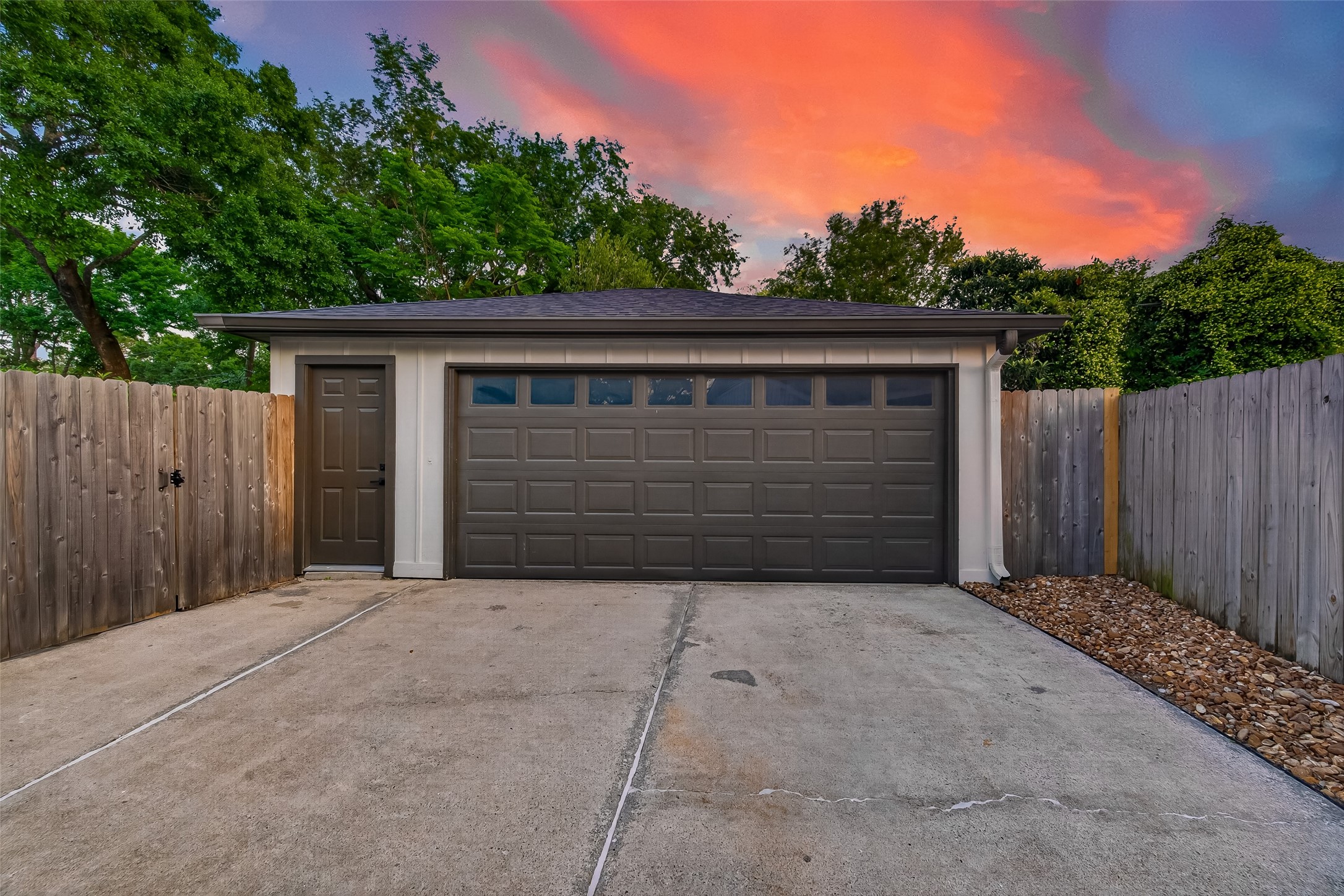  6227 Yarwell Drive - 物件實景