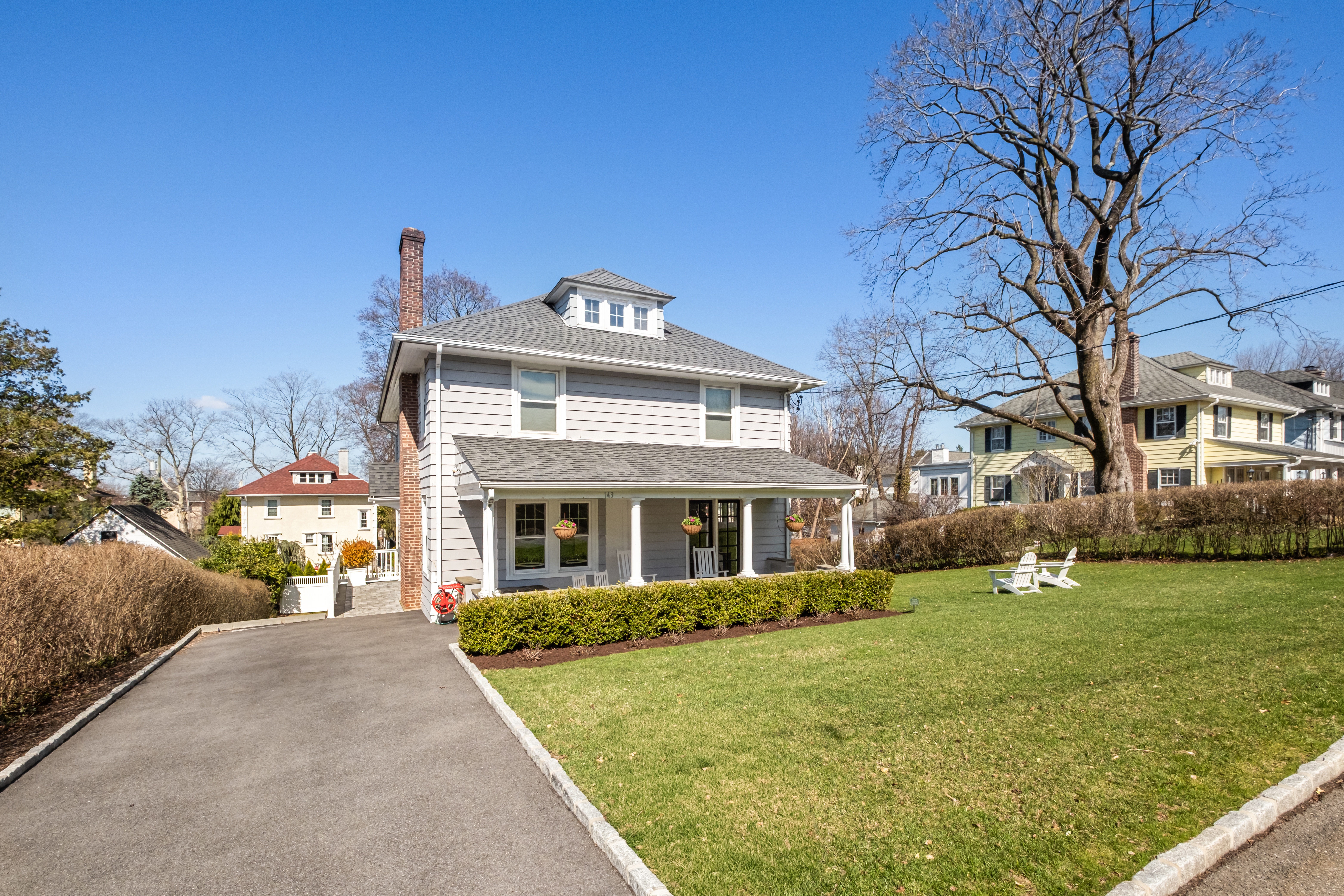  a gracious, fully-updated home where  every detail has been considered. - 物件實景