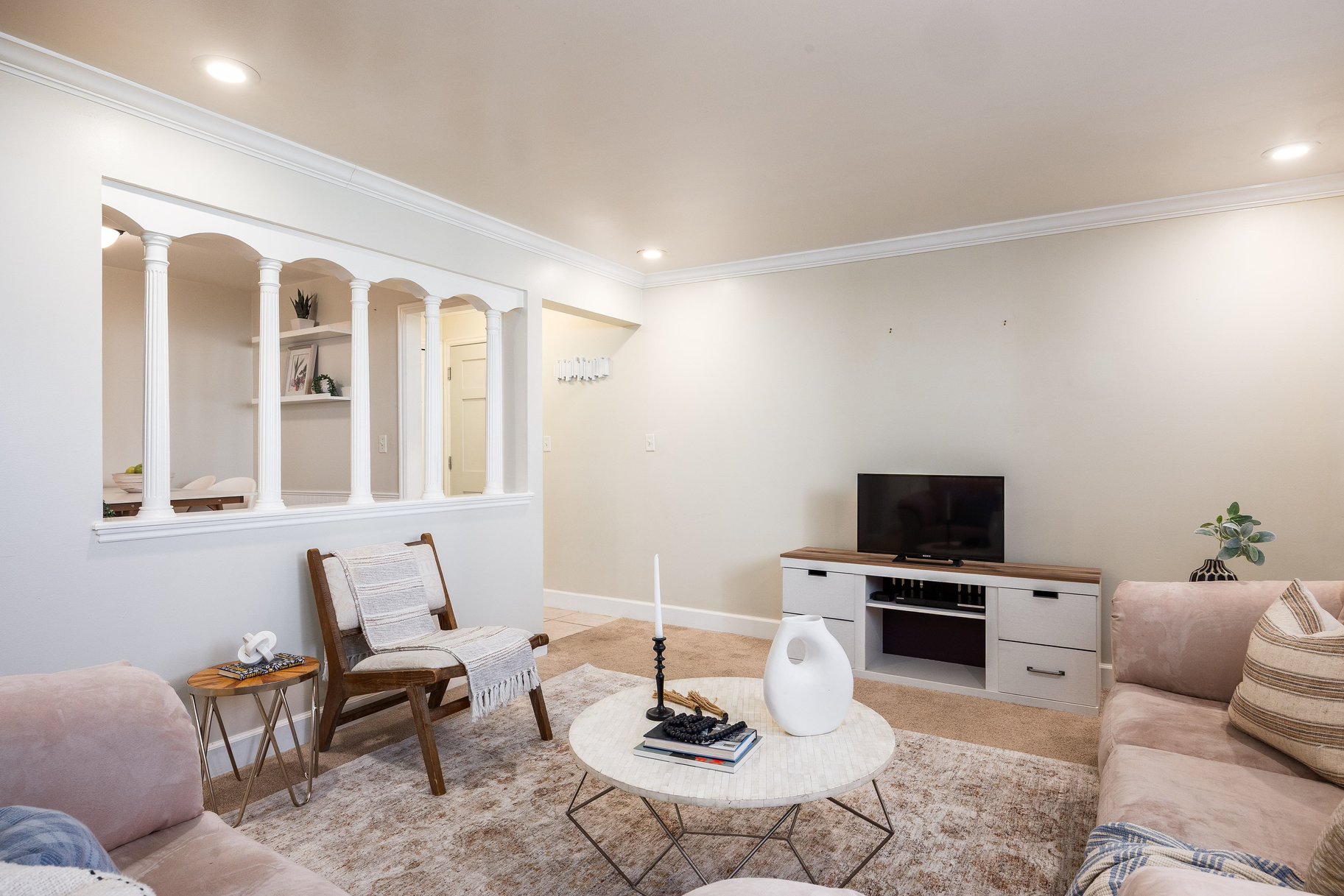  Spacious Main-Level Condo in an Exceptional Location - 物件實景