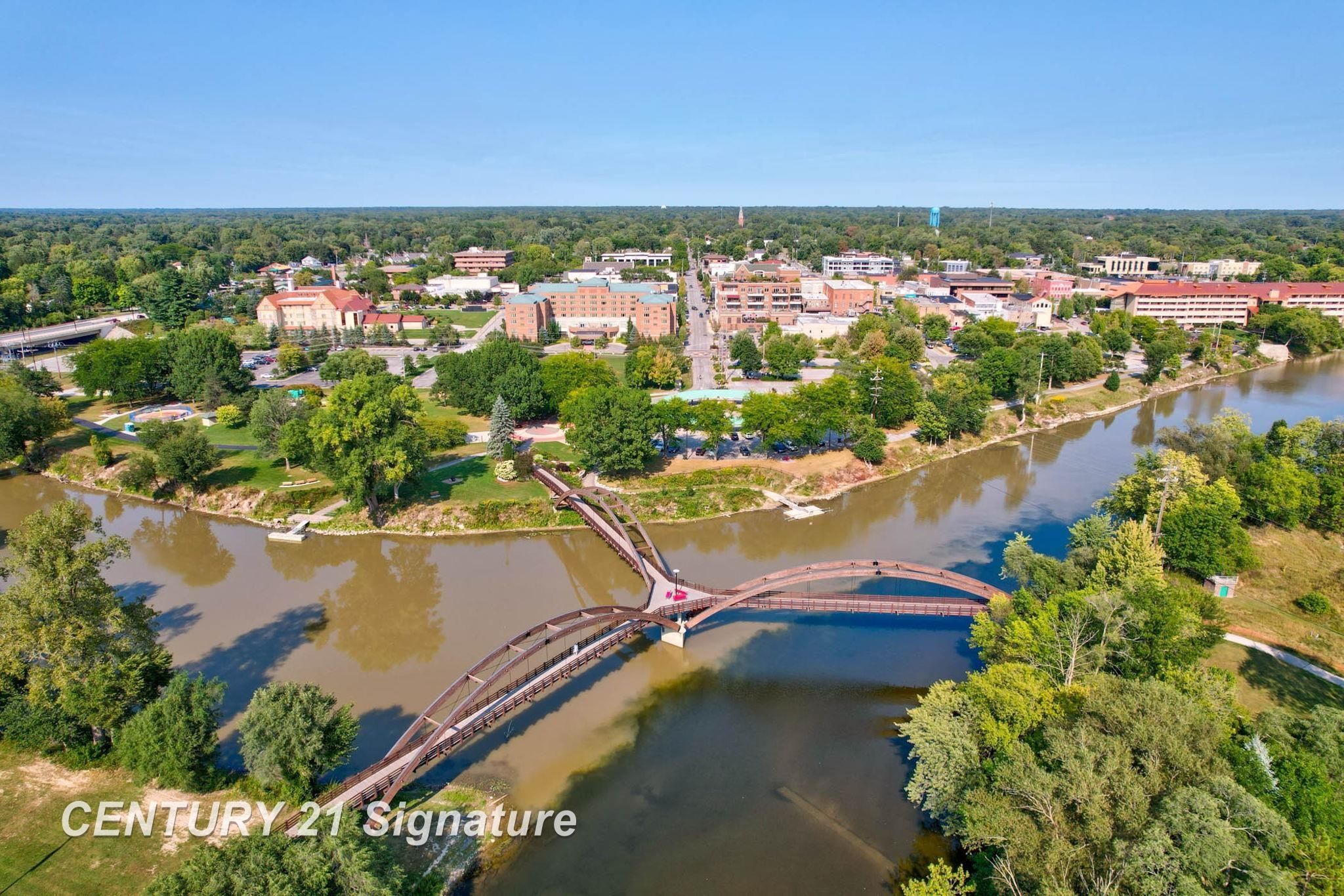 Midland, Michigan, 48640, United States, 2 Bedrooms Bedrooms, ,3 BathroomsBathrooms,Residential,For Sale,1937138