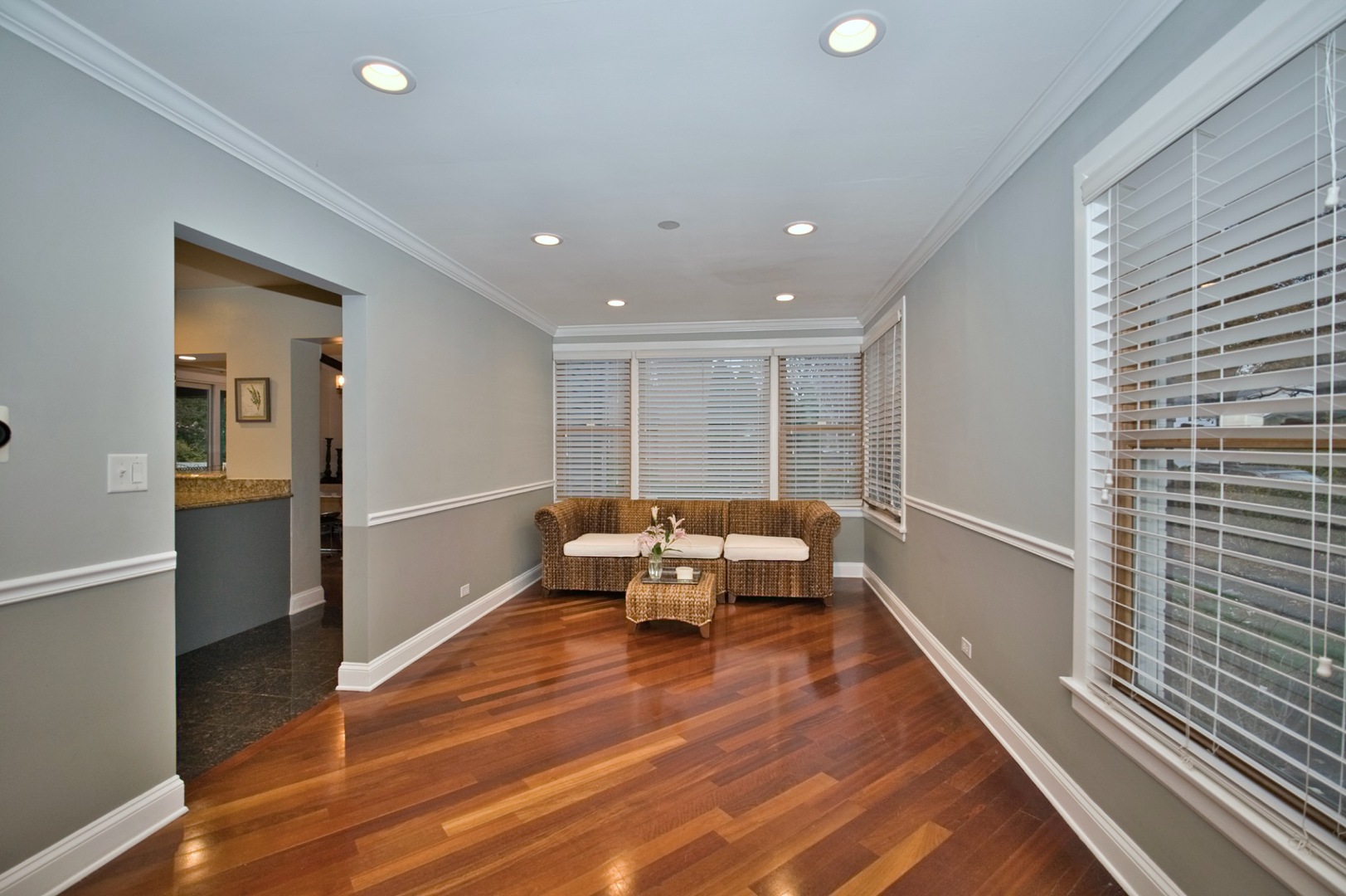 Skokie, Illinois, 60077, United States, 3 Bedrooms Bedrooms, ,4 BathroomsBathrooms,Residential,For Sale,2008583