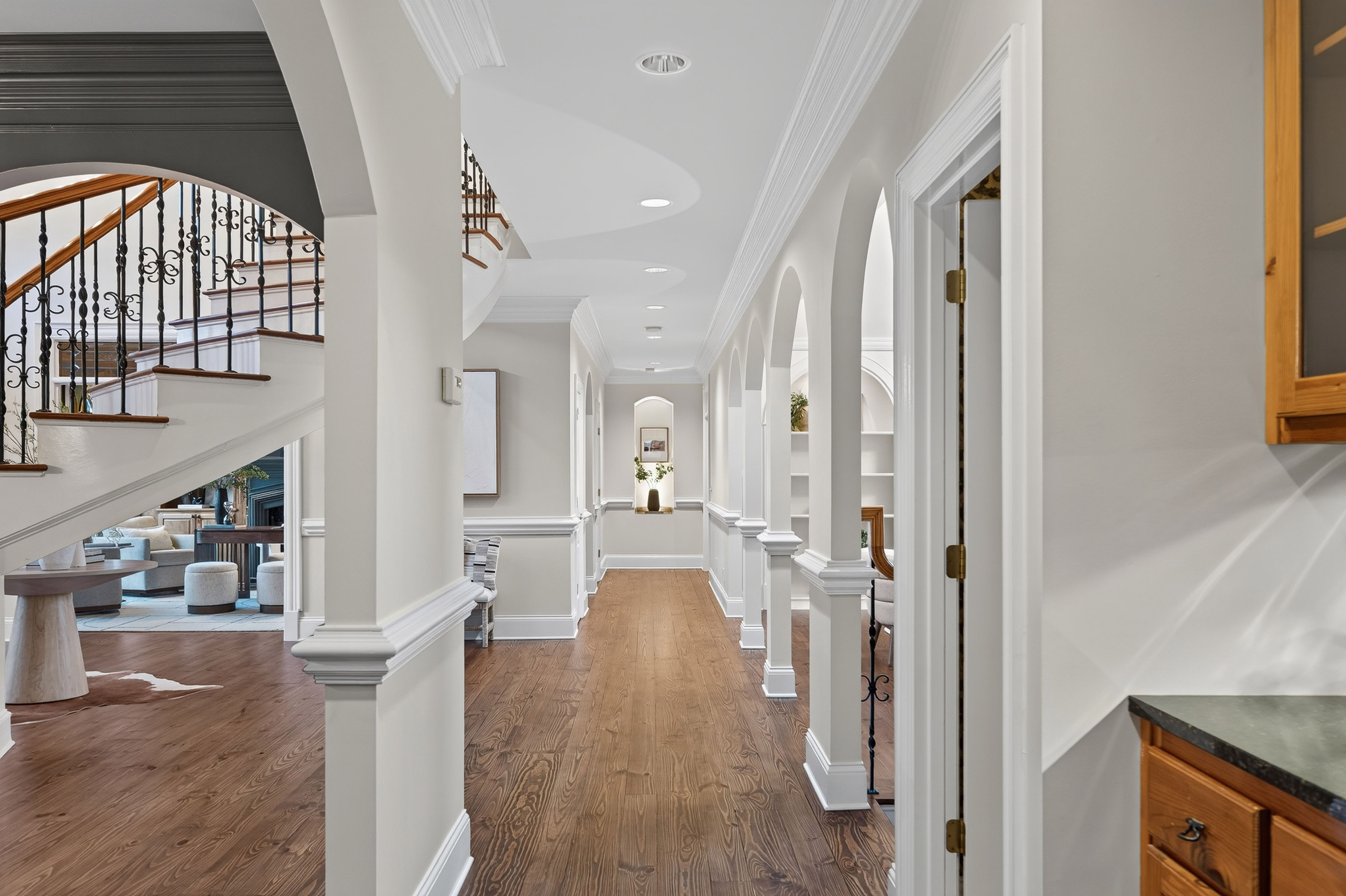  Exceptional Seven Bedroom Estate on Private Cul-de-sac - 物件實景