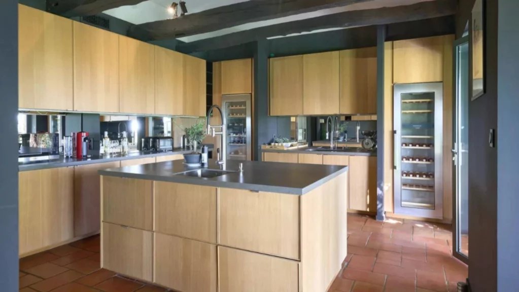 Flayosc, Provence-Alpes-Côte d’Azur, 83780, FR, 8 Bedrooms Bedrooms, ,7 BathroomsBathrooms,Residential,For Sale,1988944