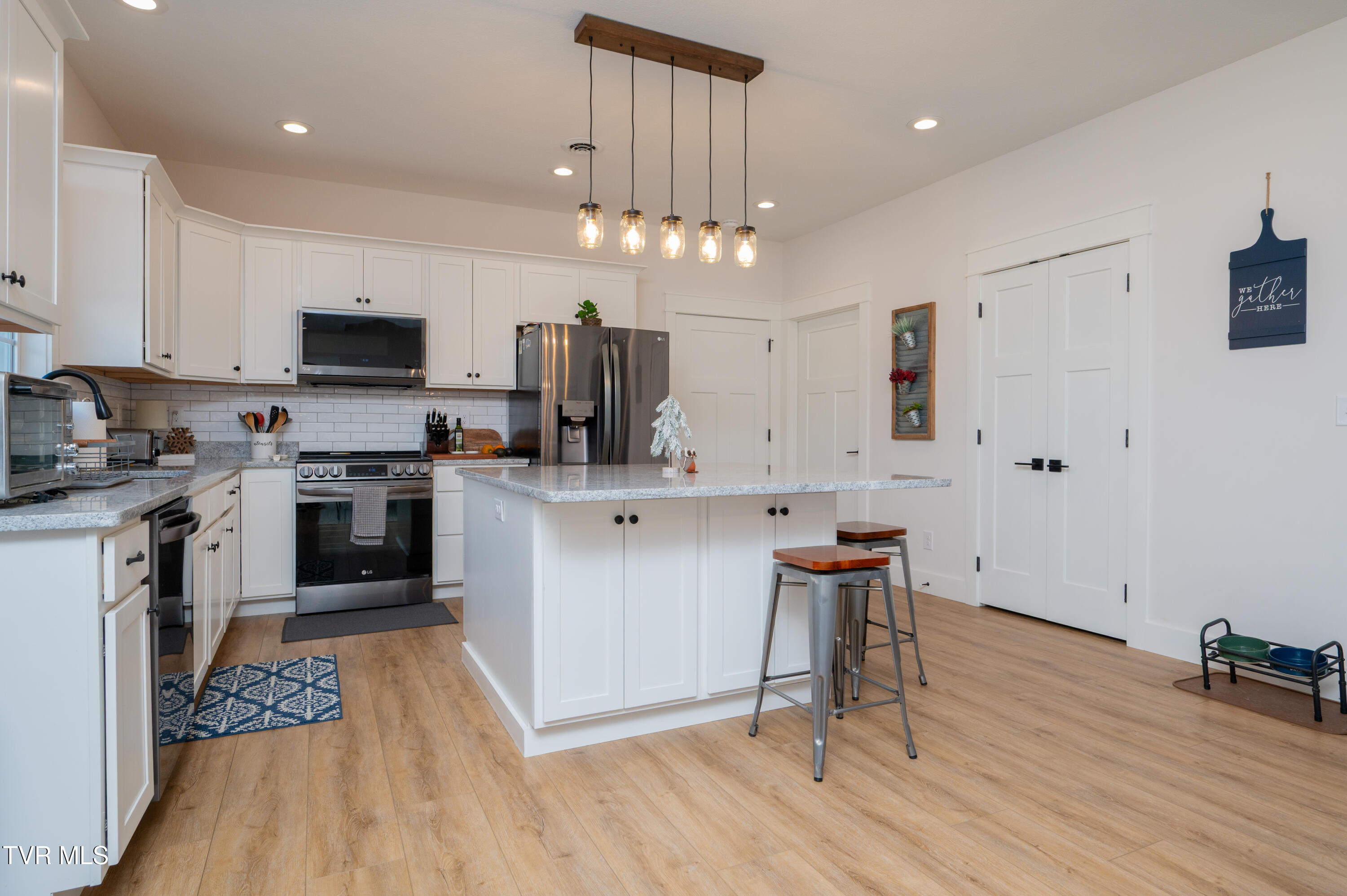 Greeneville, Tennessee, 37745, United States, 4 Bedrooms Bedrooms, ,3 BathroomsBathrooms,Residential,For Sale,2005652